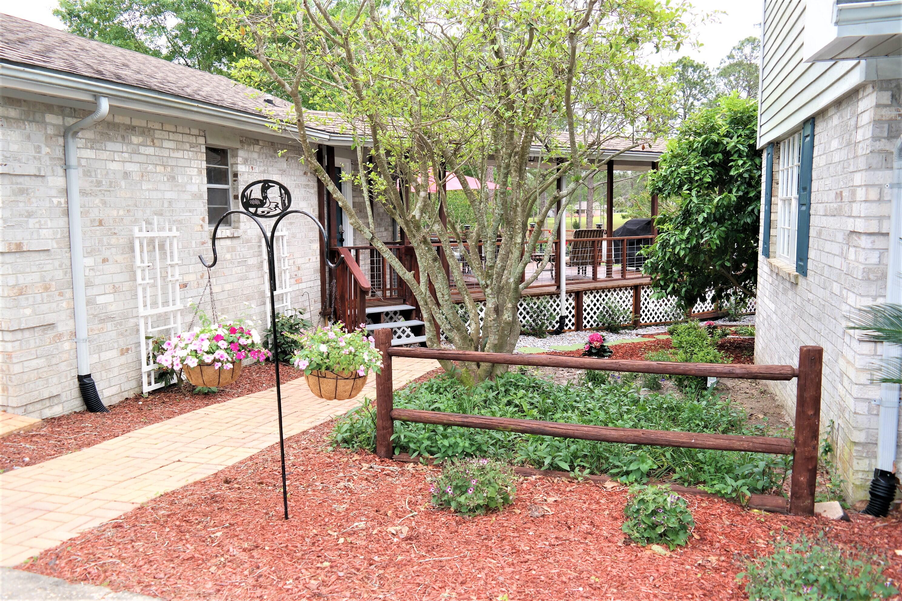 TEN LAKE ESTATES UNIT 2 - Residential