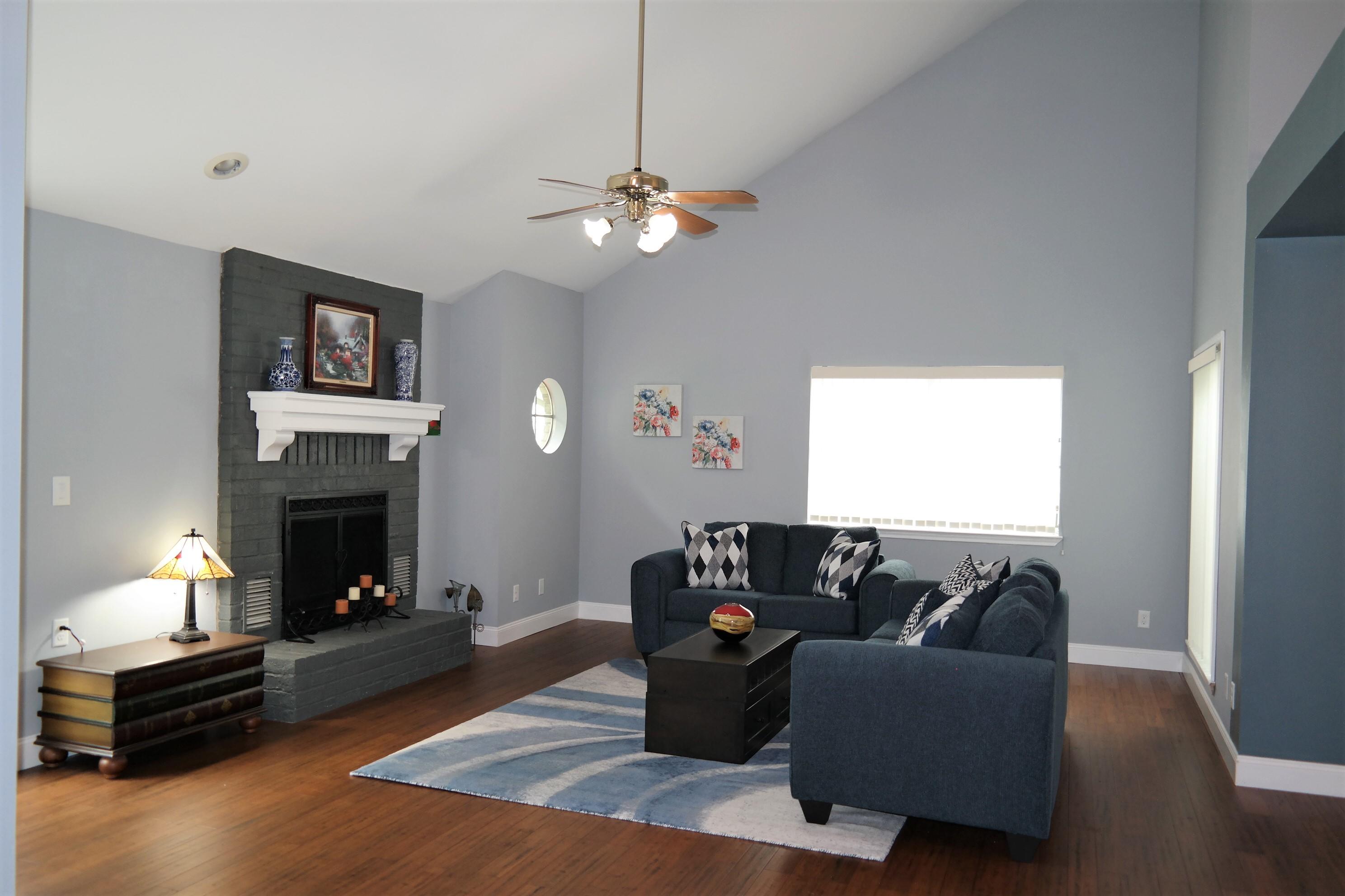 TEN LAKE ESTATES UNIT 2 - Residential