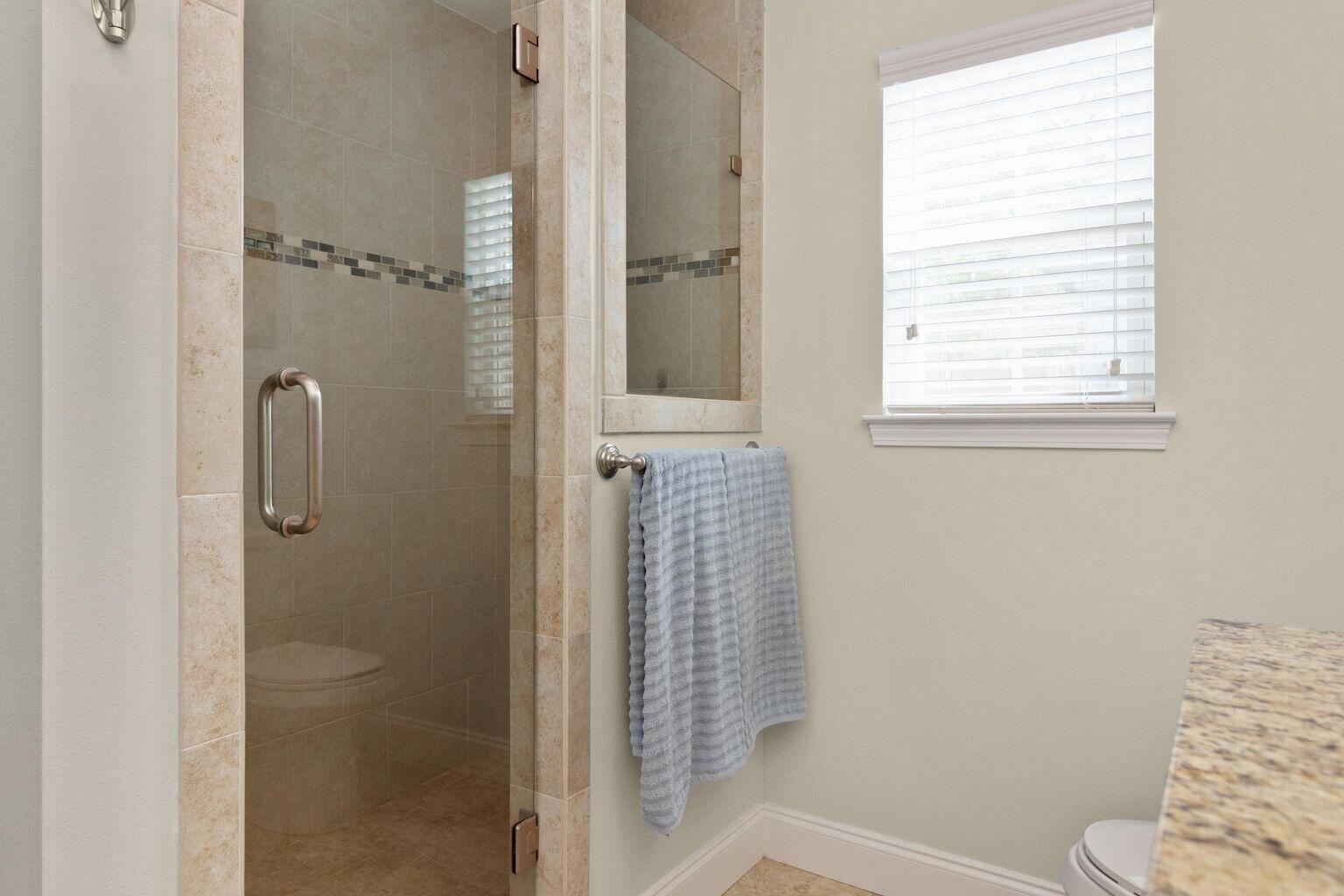 VALPARAISO PINECREST 5 - Residential Lease