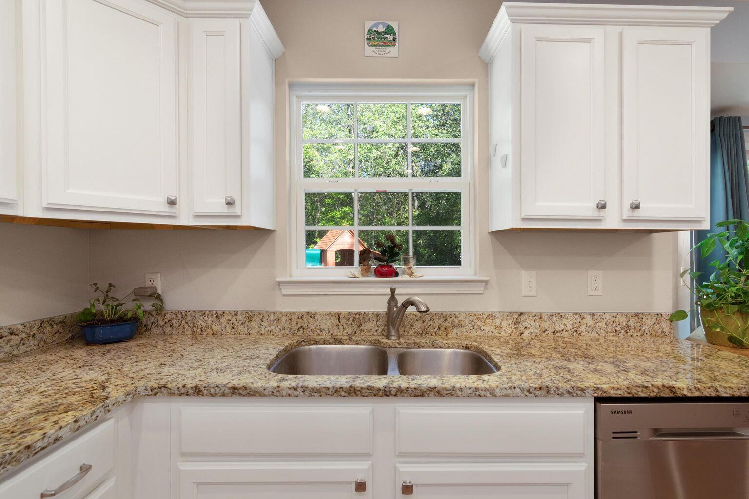 VALPARAISO PINECREST 5 - Residential Lease