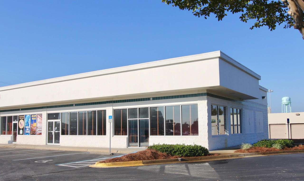 Emerald Coast Emporium is a high profile inline center that has tremendous synergy with existing tenants such as Taco Bell, IHOP, Dunkin Donuts, Subway and others. There are three existing access points on the property which include a traffic signal. The area receives over 4.5 million annual visitors. Average Annual Daily Traffic is 51,000 cars per day. This project is across the street from Silver Sands Premium Outlets which is home to 110 premier retail brands. This western end cap has excellent visibility & parking. Former use was a bistro with an open setting, 2 restrooms, storage & prep area. Target rent is $25/SF + $5.00/SF + 6.8% sales tax = $7,569.45/month. 5 year minimum lease term.