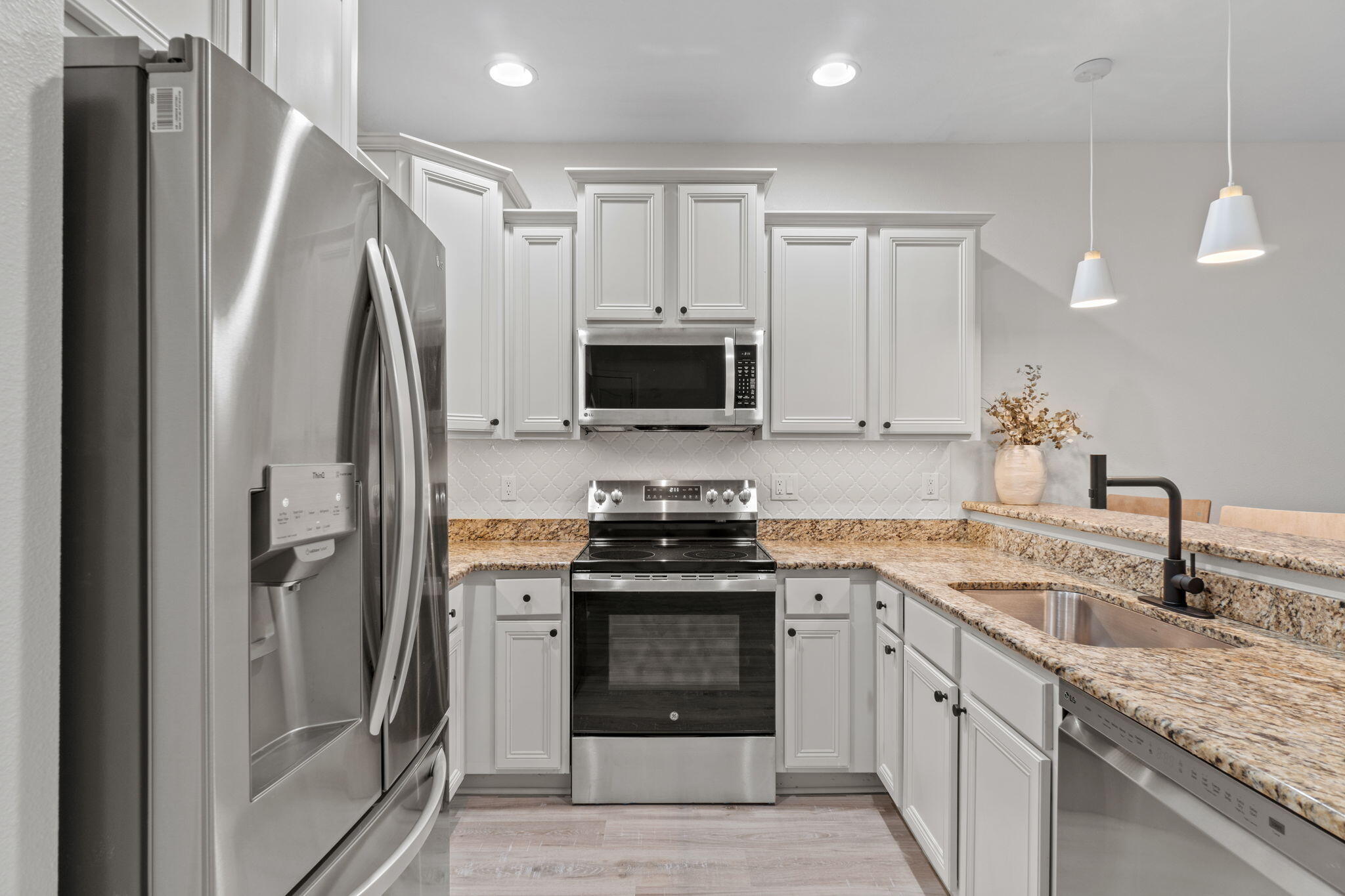 RESERVE POINTE - Residential