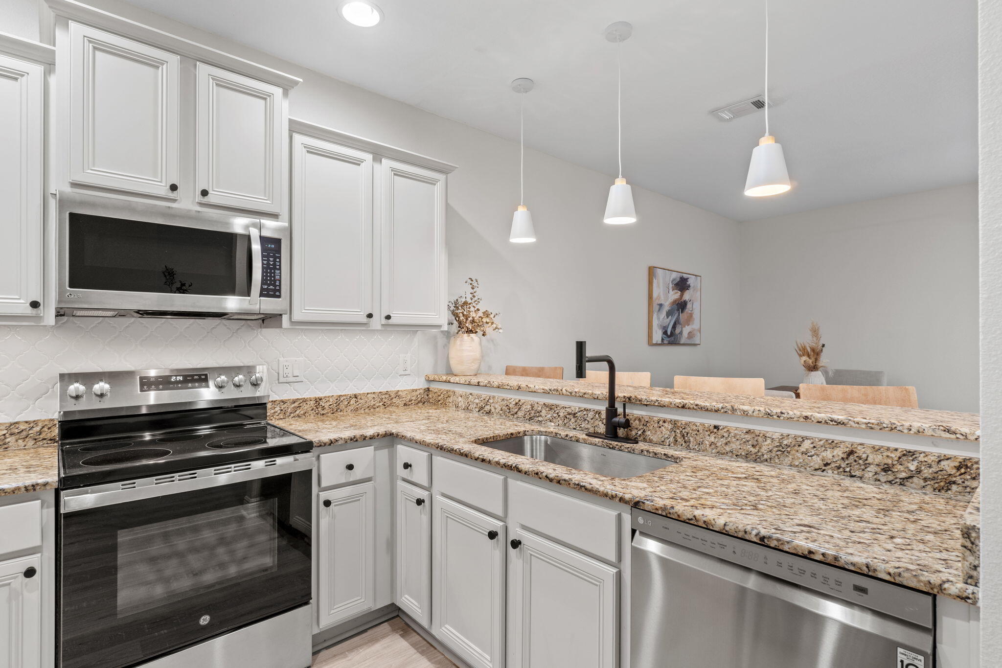 RESERVE POINTE - Residential