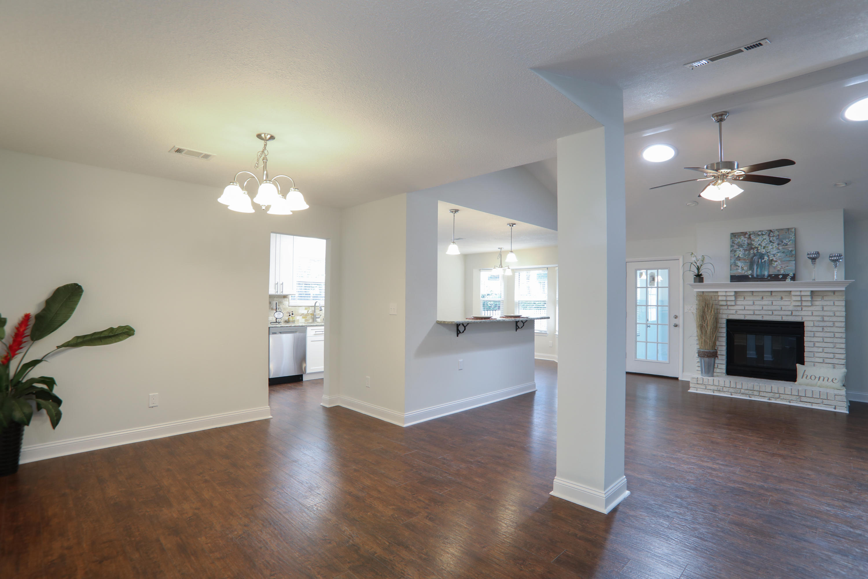 PARKWOOD COURT AT BLUEWATER BAY - Residential