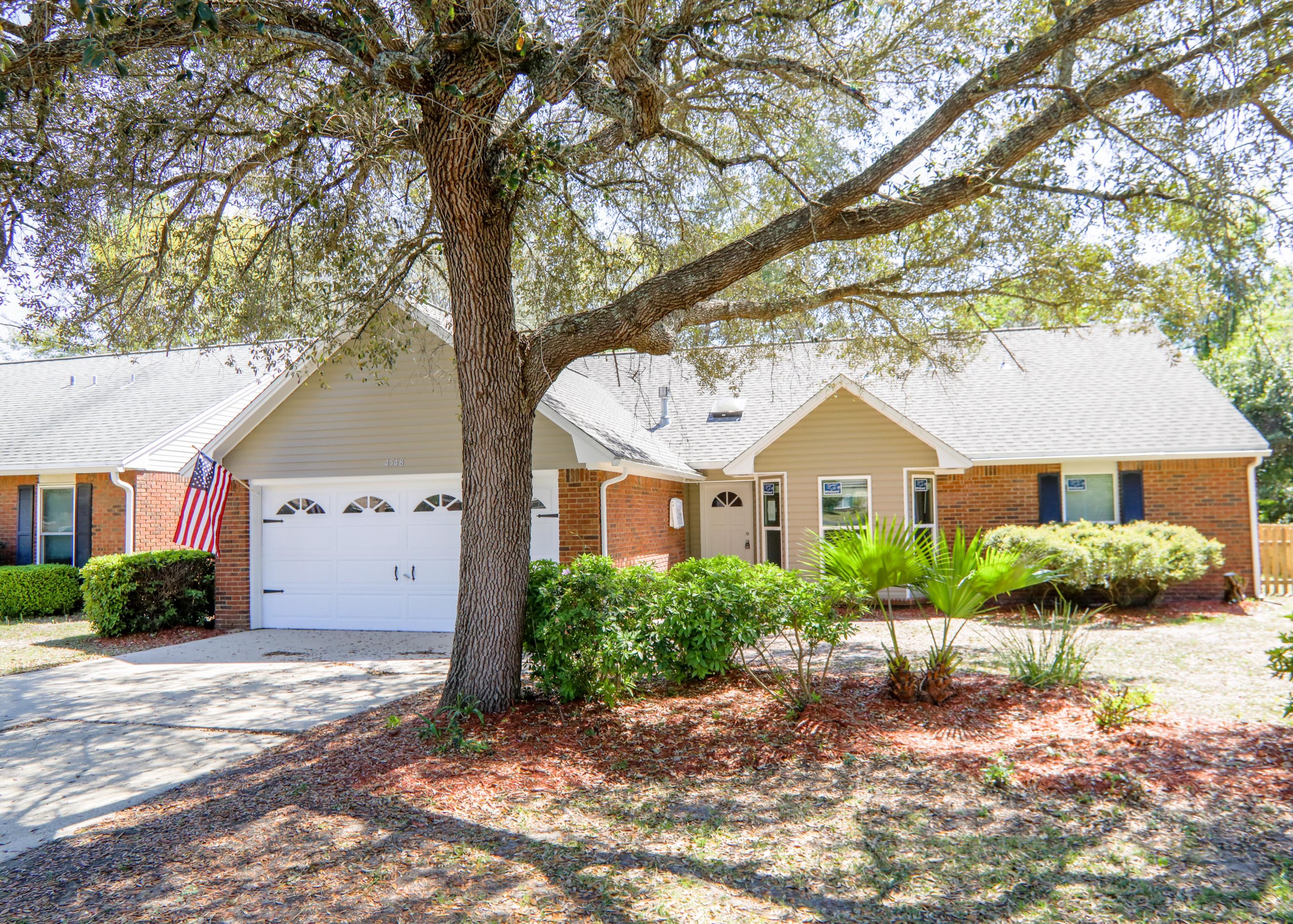 PARKWOOD COURT AT BLUEWATER BAY - Residential