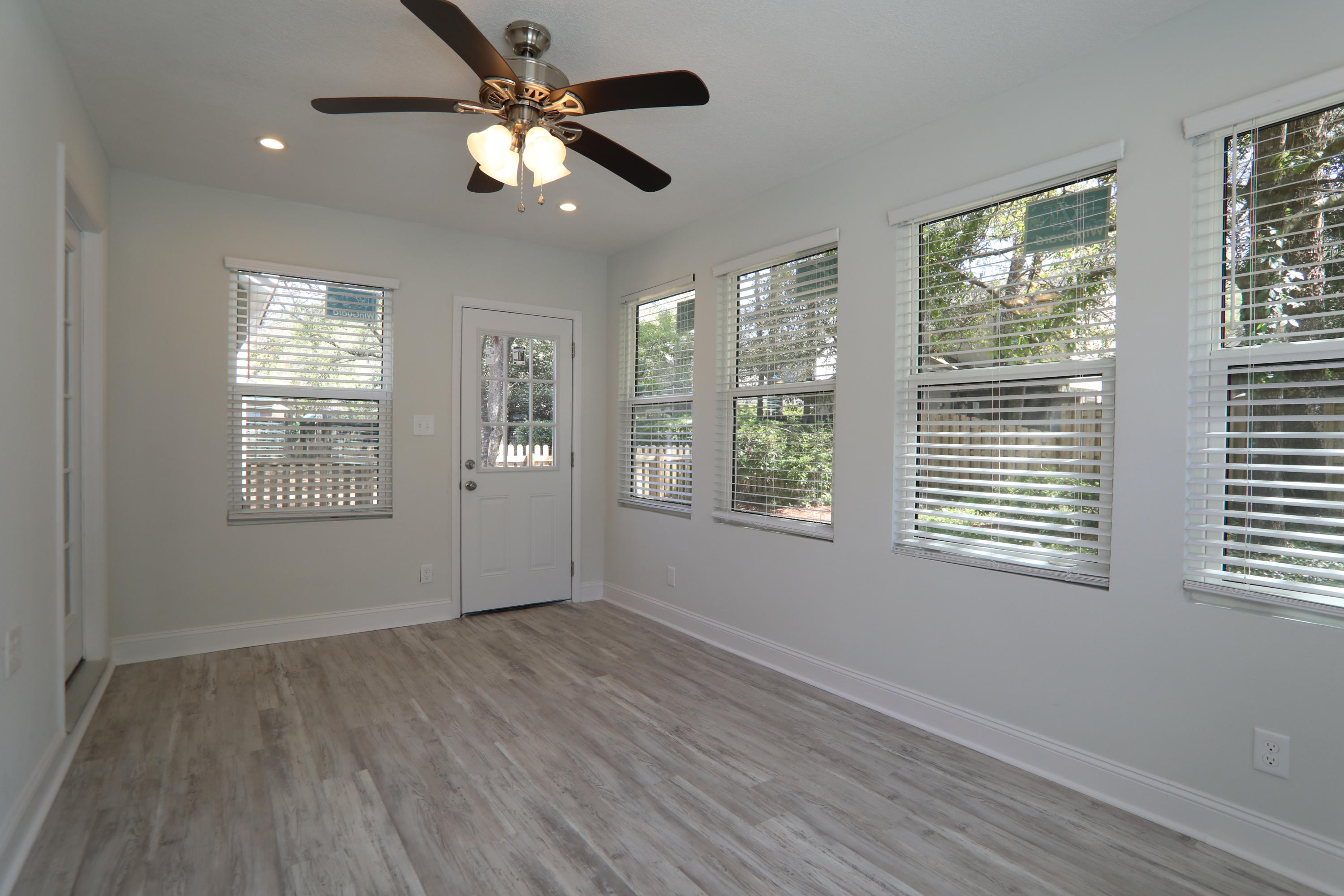 PARKWOOD COURT AT BLUEWATER BAY - Residential