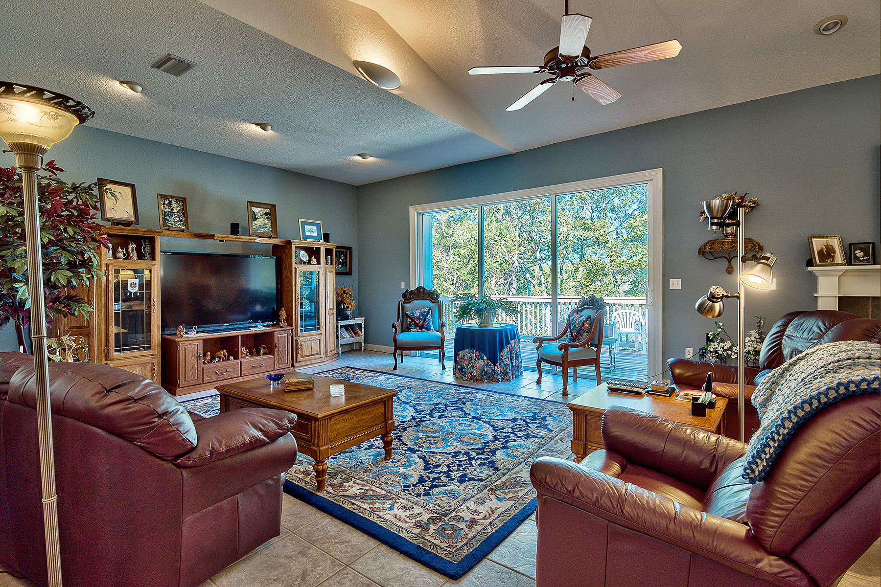 LAKE SHORE ESTATES - Residential