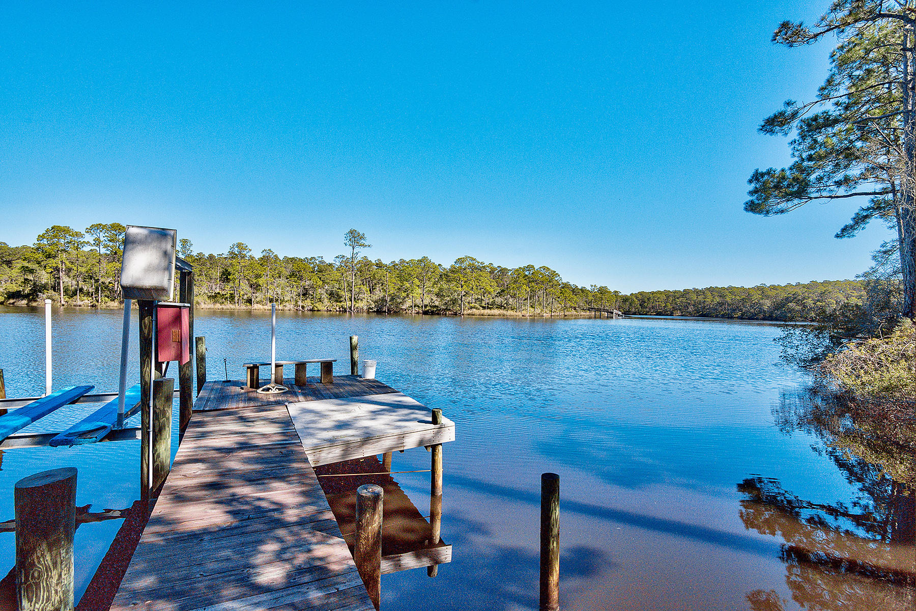 LAKE SHORE ESTATES - Residential