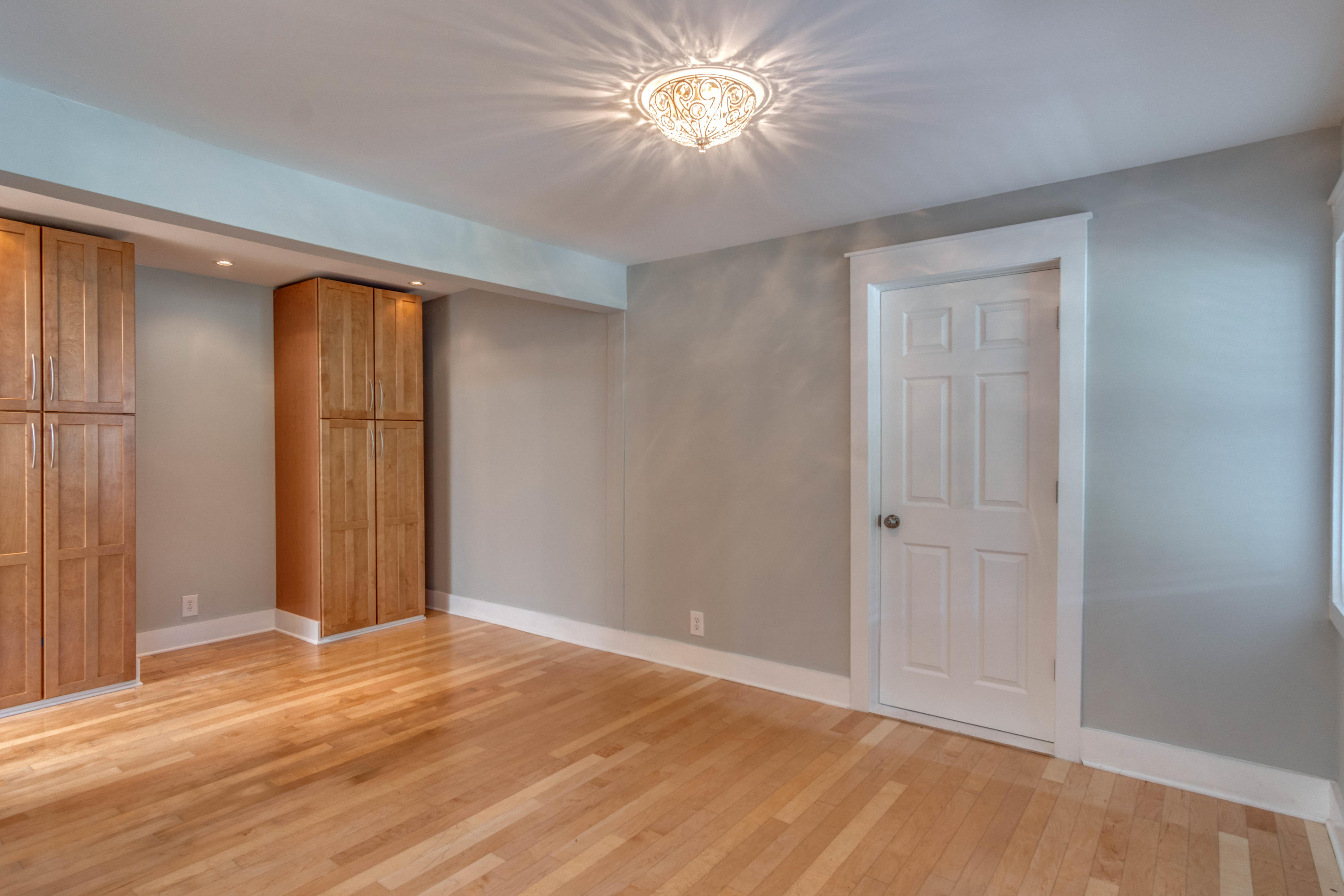 ELLIOTTS POINT - Residential