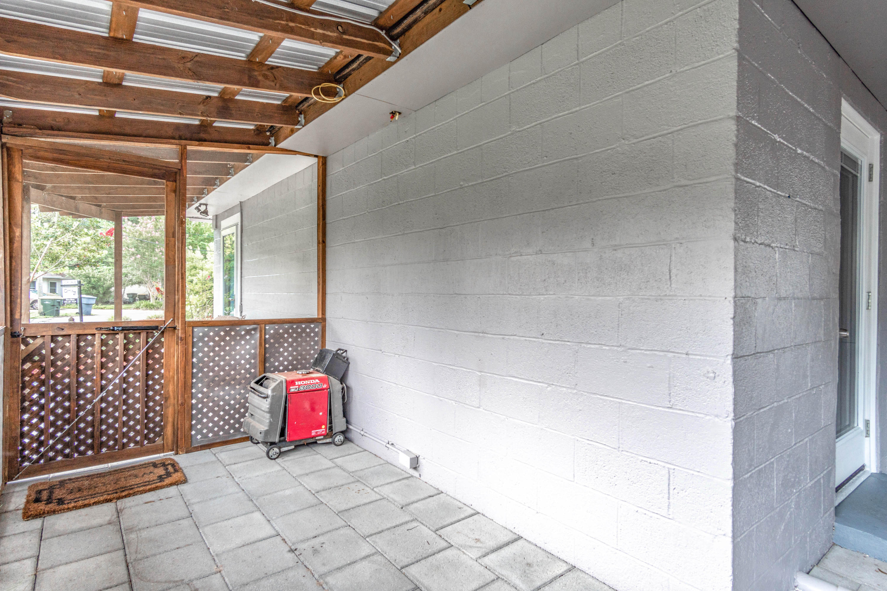 ELLIOTTS POINT - Residential