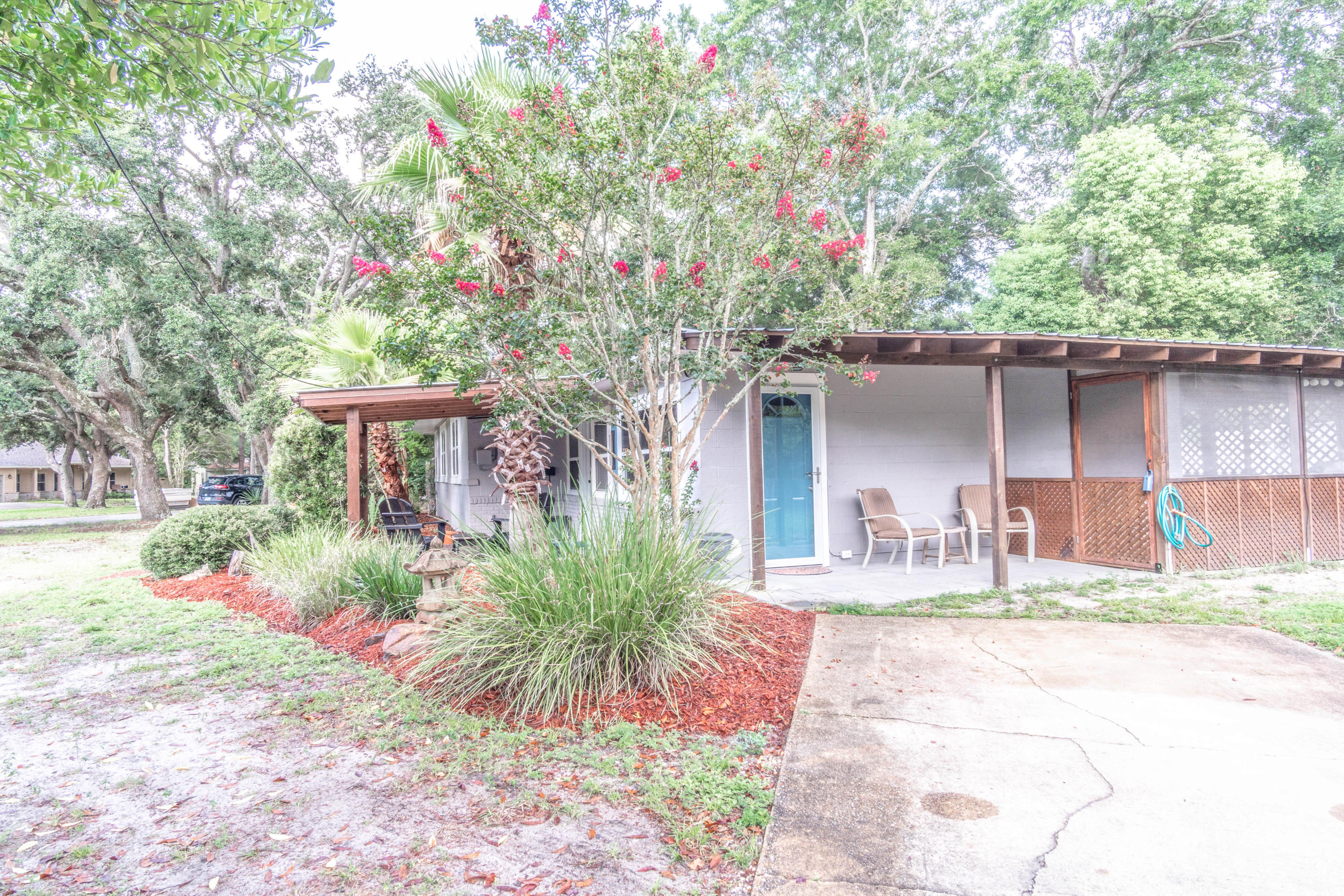 ELLIOTTS POINT - Residential