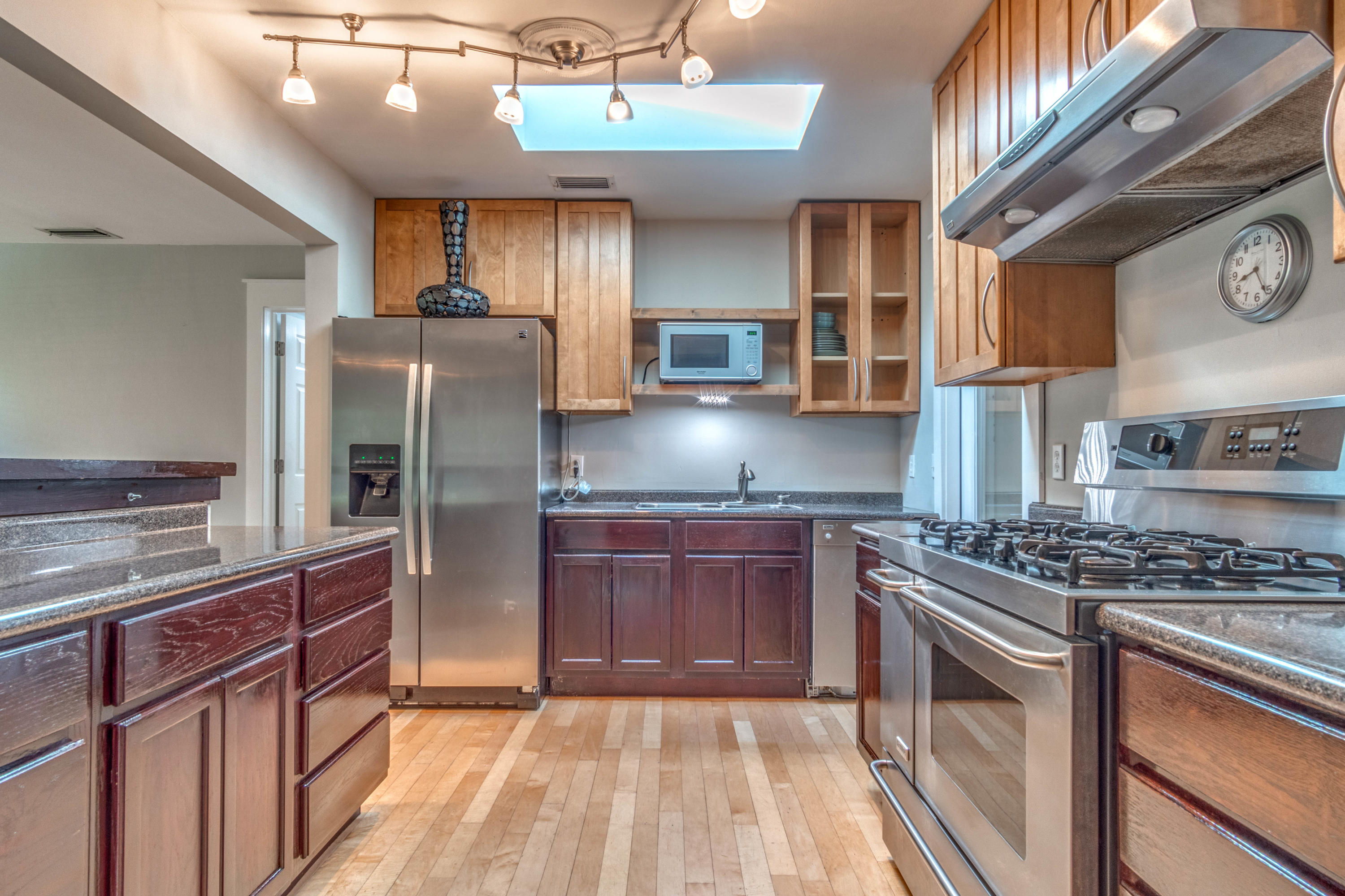 ELLIOTTS POINT - Residential