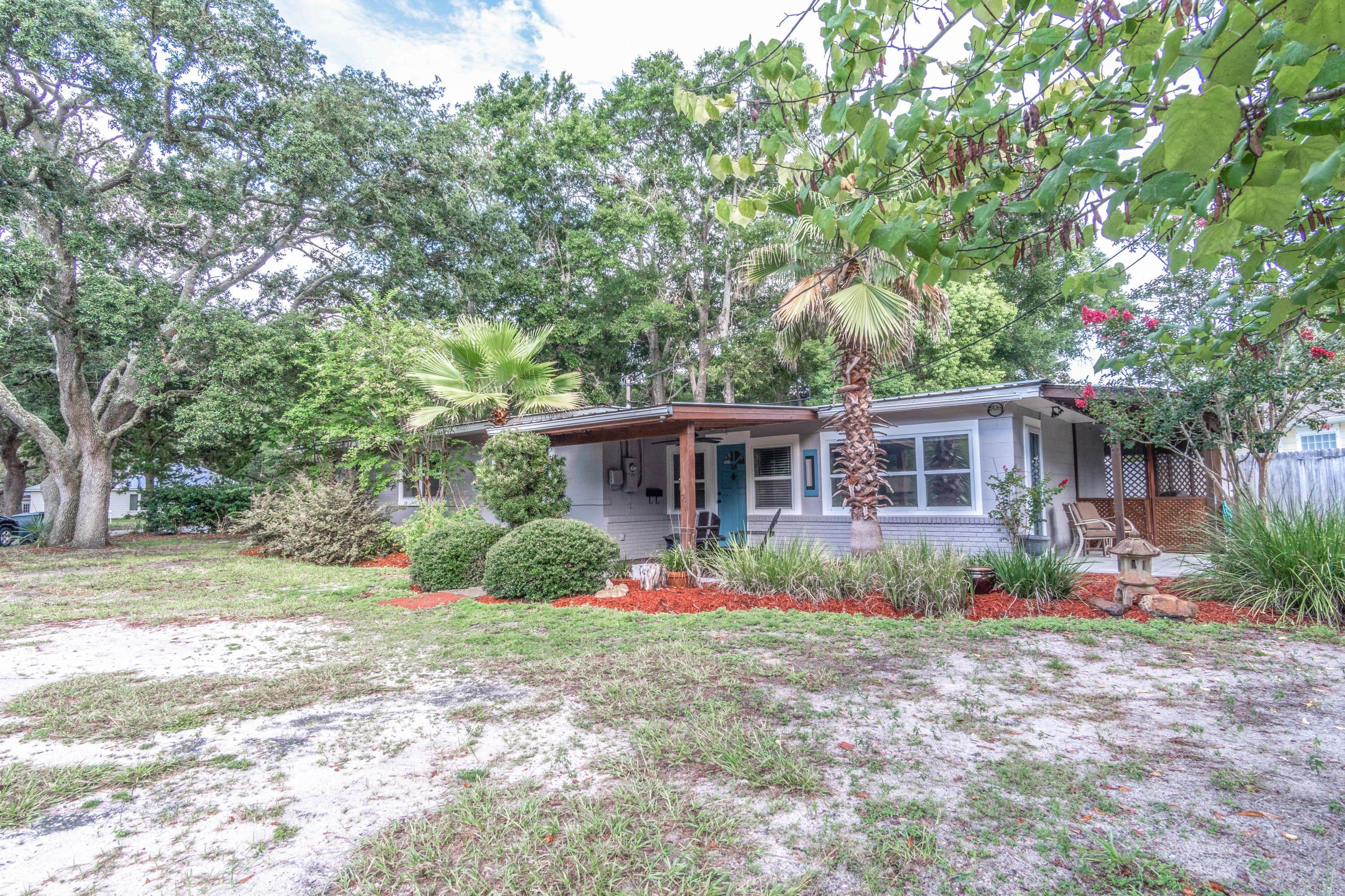 ELLIOTTS POINT - Residential