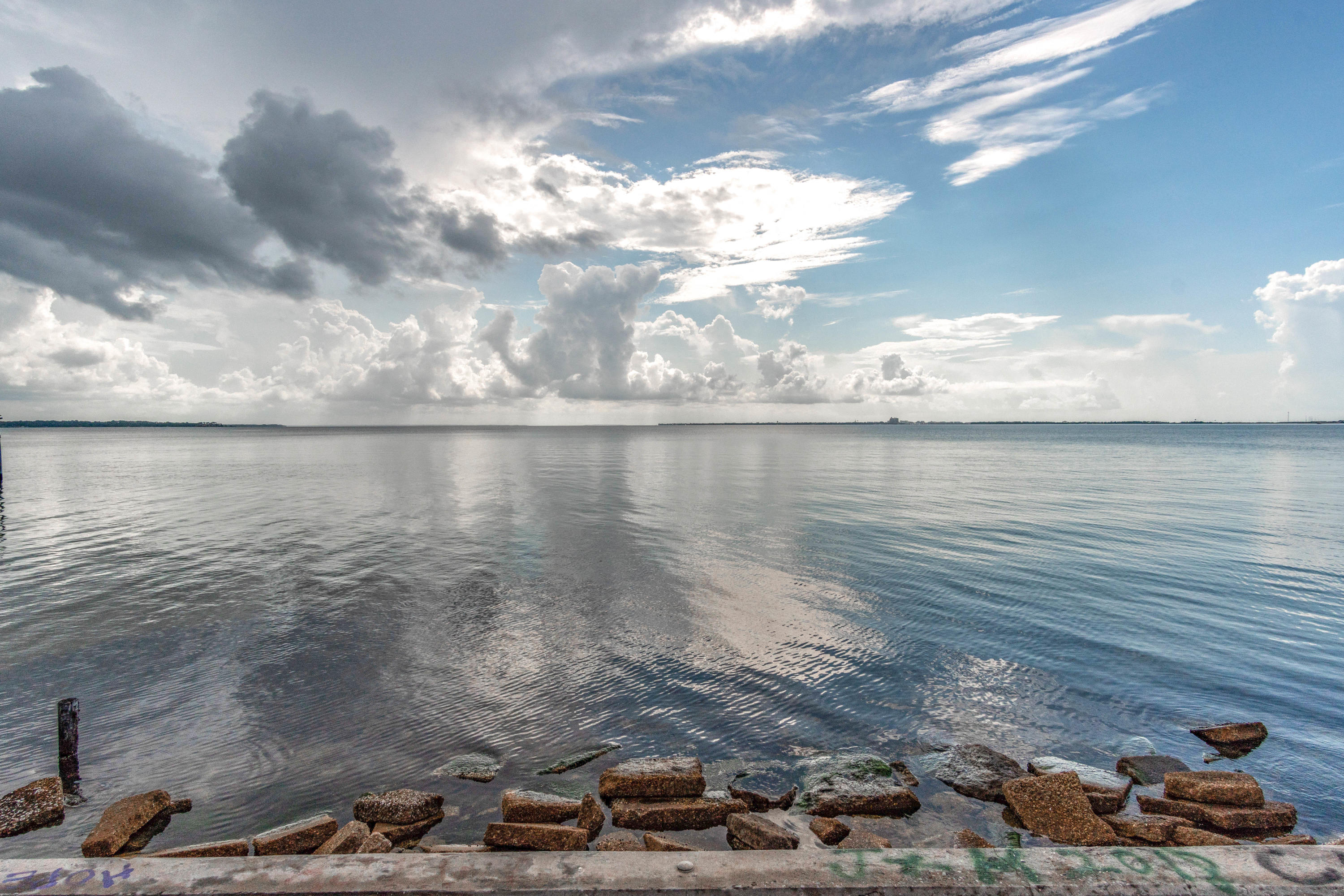 ELLIOTTS POINT - Residential