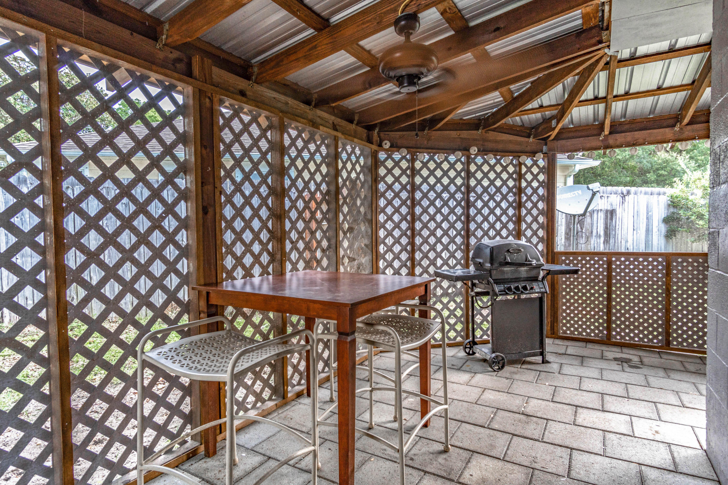 ELLIOTTS POINT - Residential