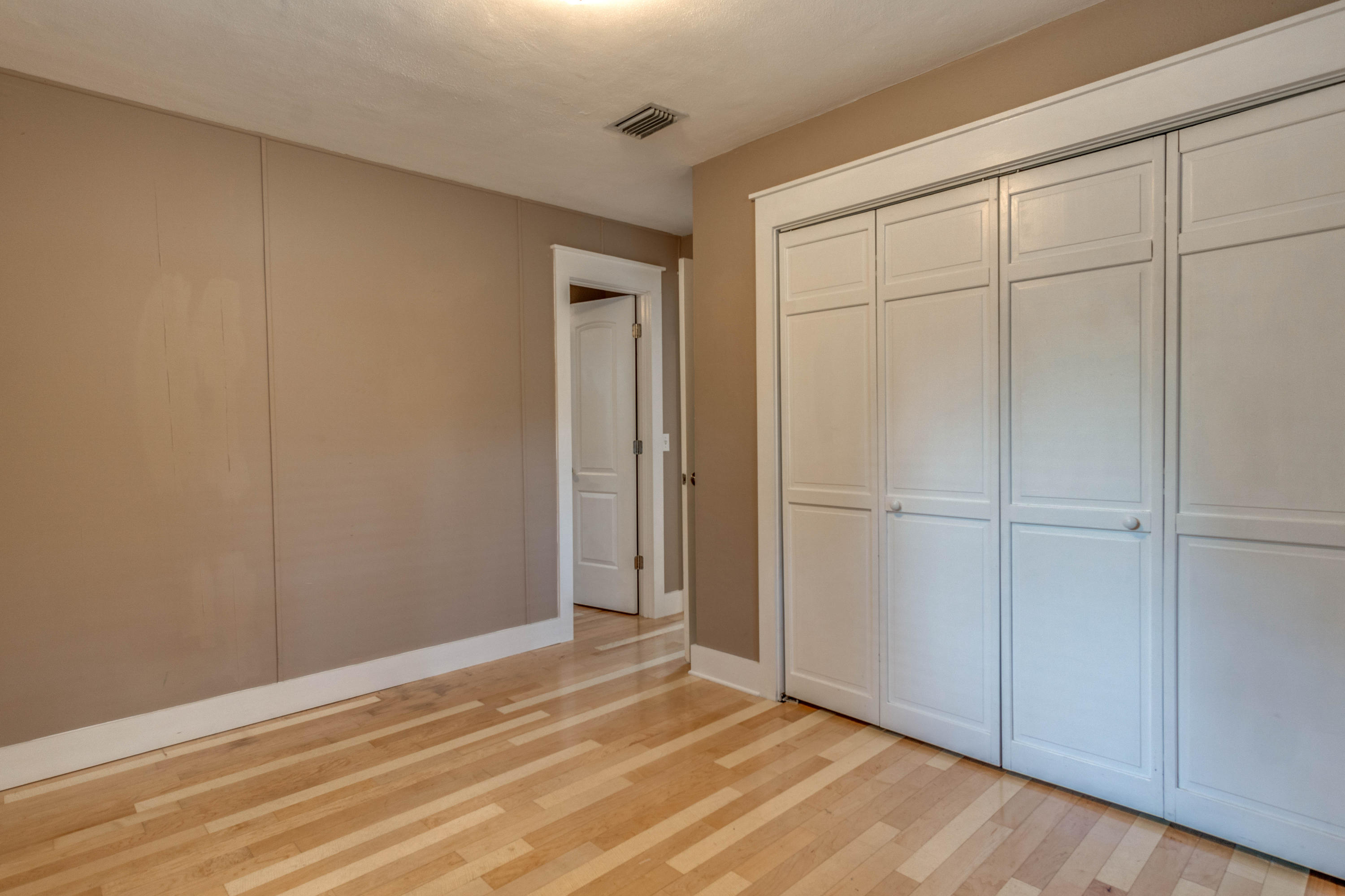 ELLIOTTS POINT - Residential