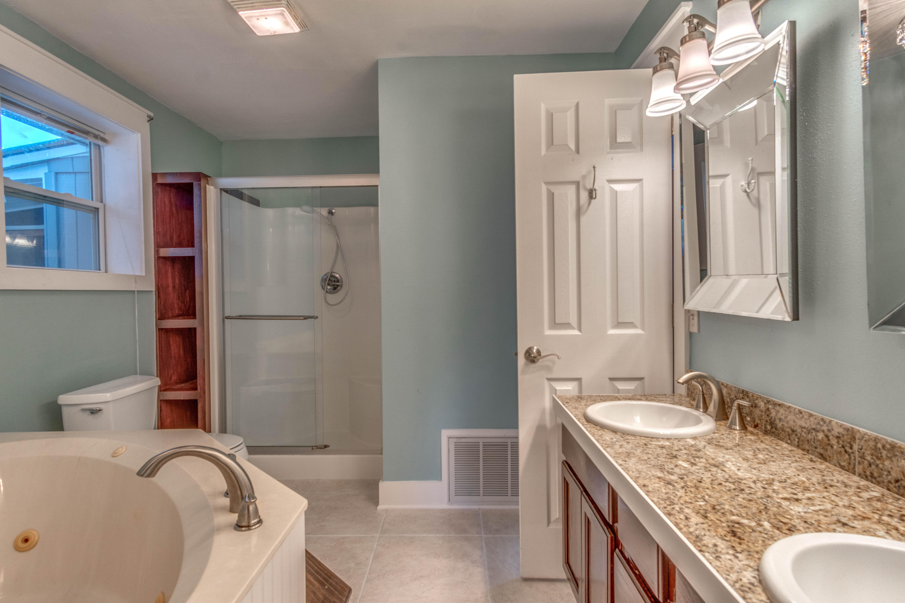 ELLIOTTS POINT - Residential