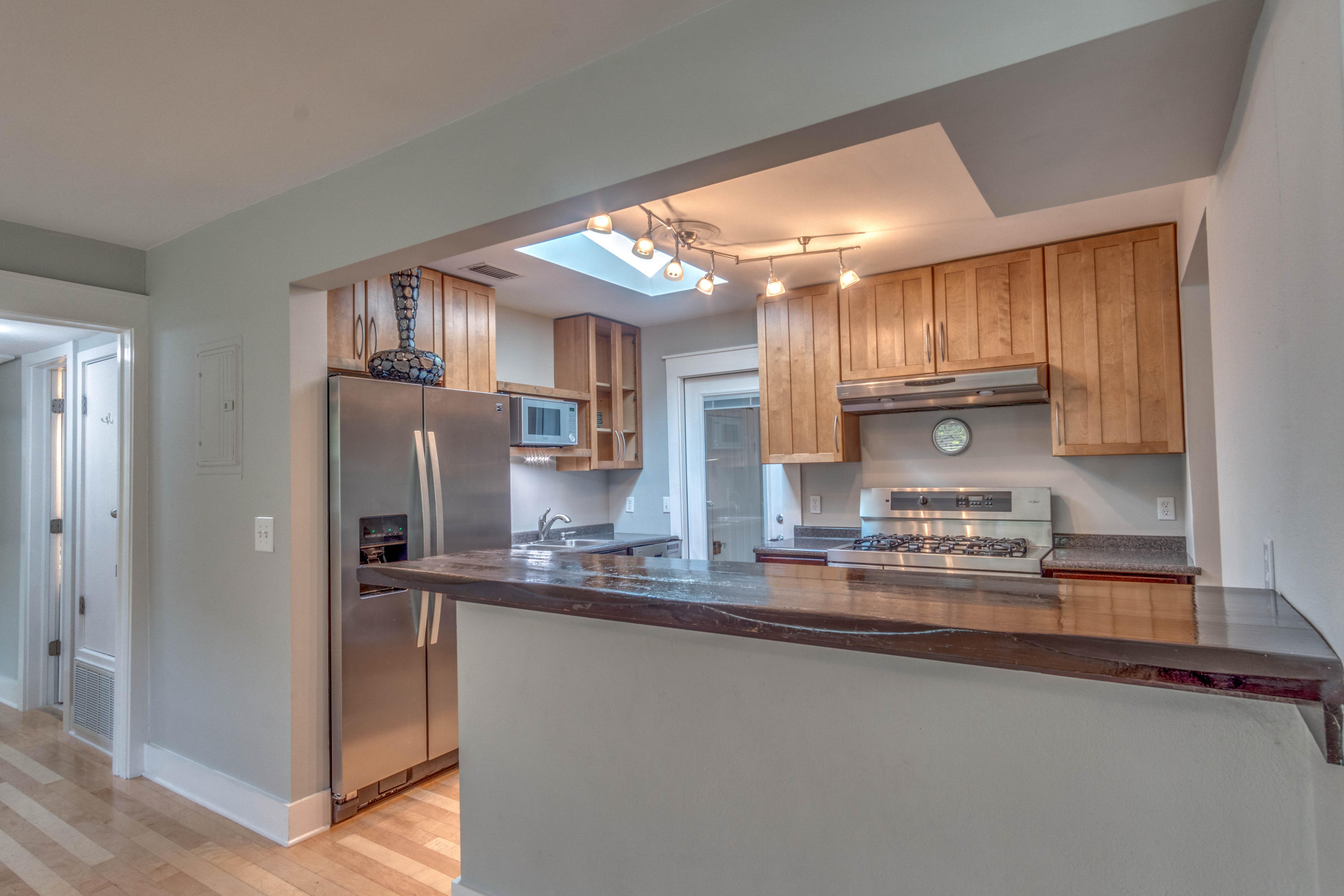 ELLIOTTS POINT - Residential