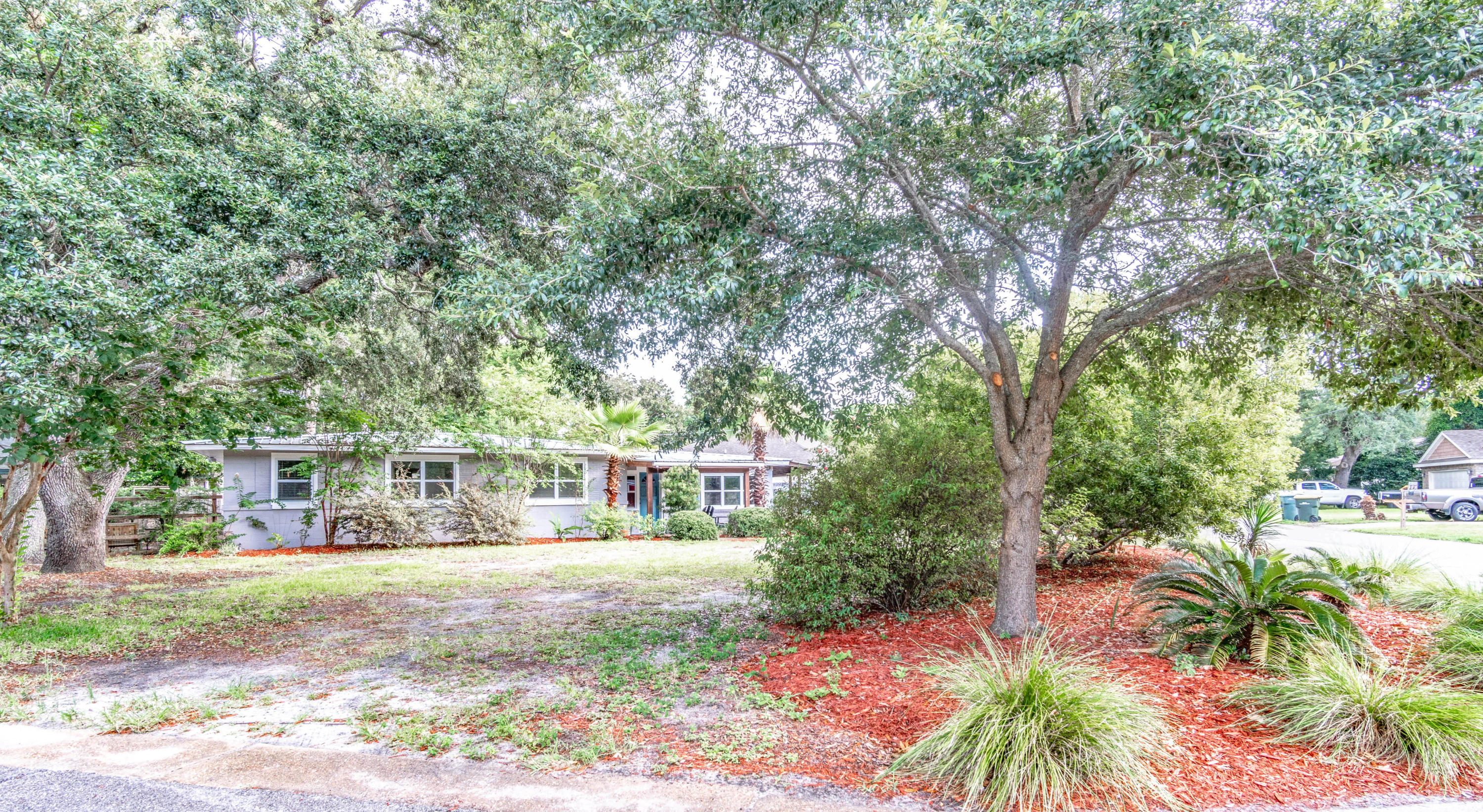 ELLIOTTS POINT - Residential