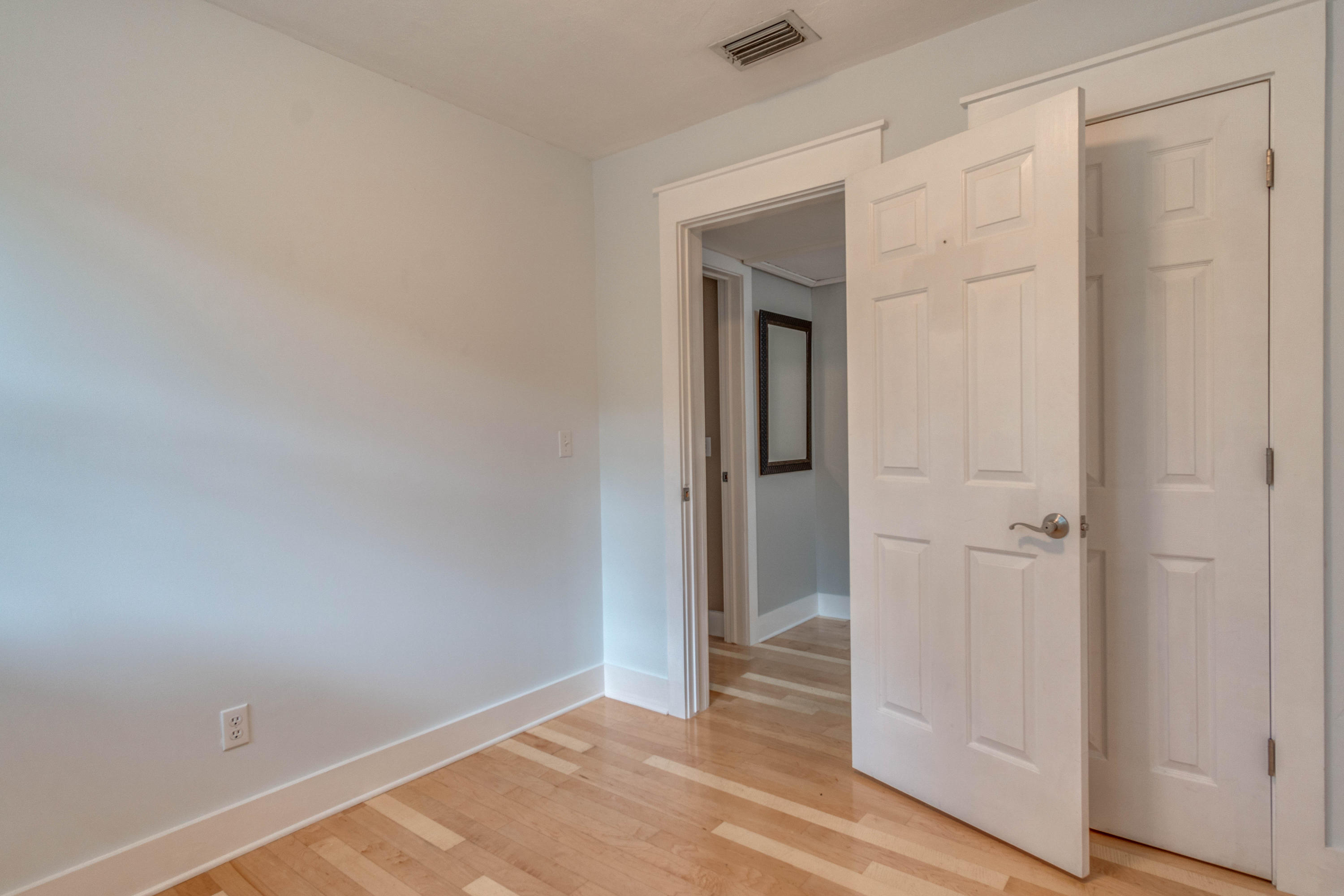 ELLIOTTS POINT - Residential