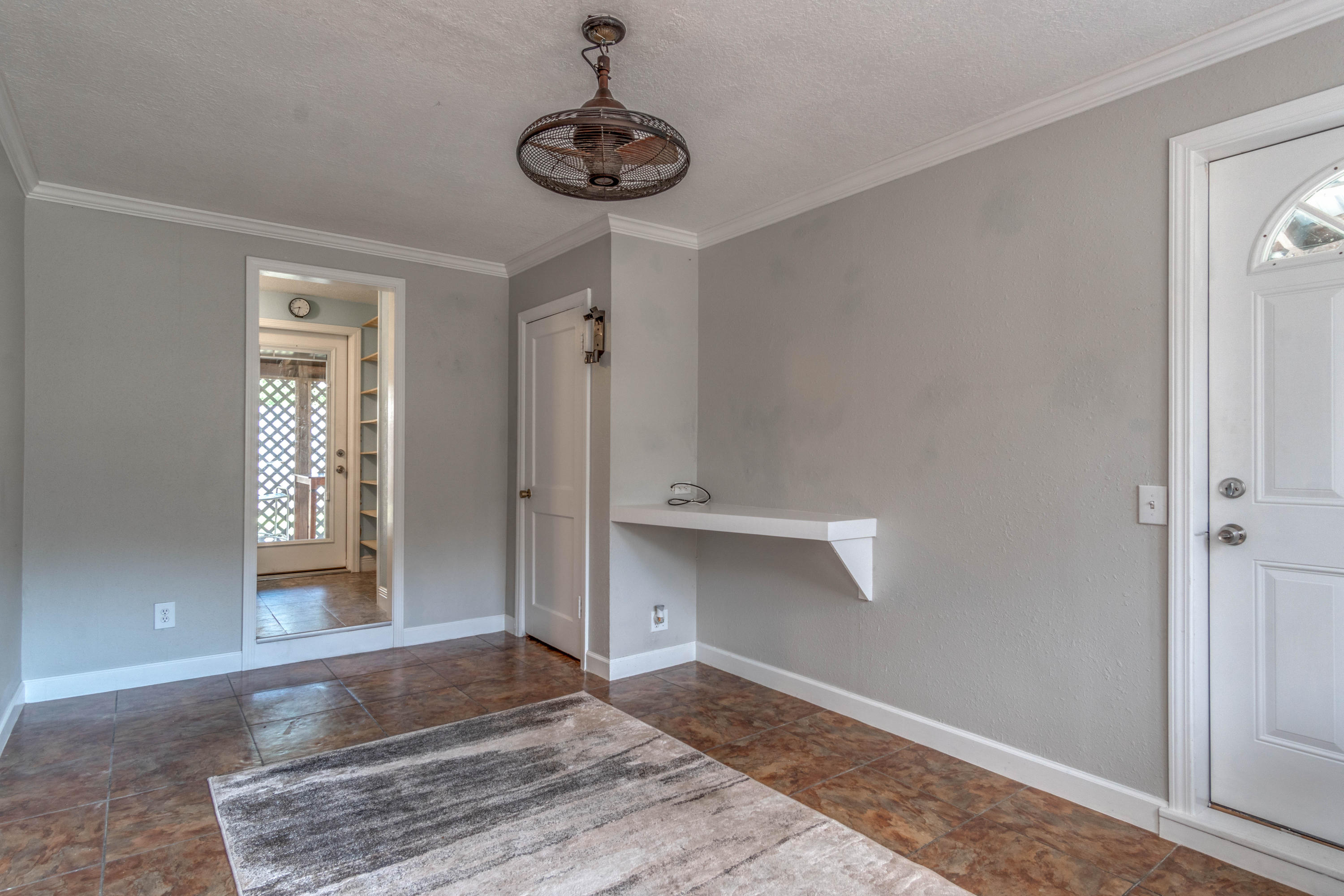 ELLIOTTS POINT - Residential