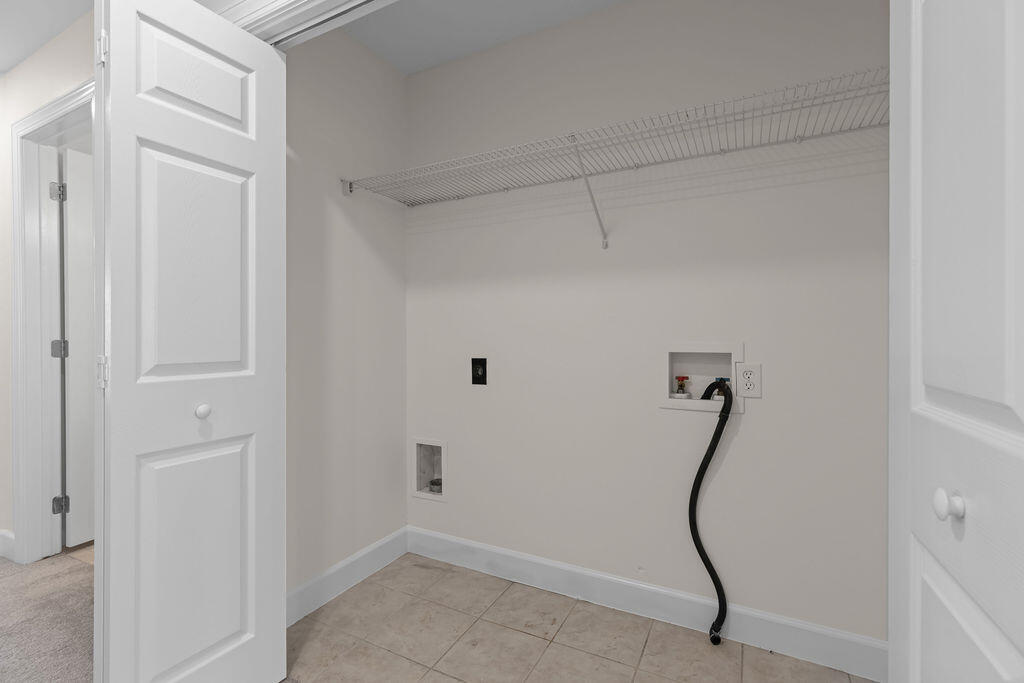 EAGLE BAY - Residential Lease