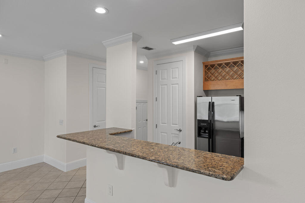 EAGLE BAY - Residential Lease