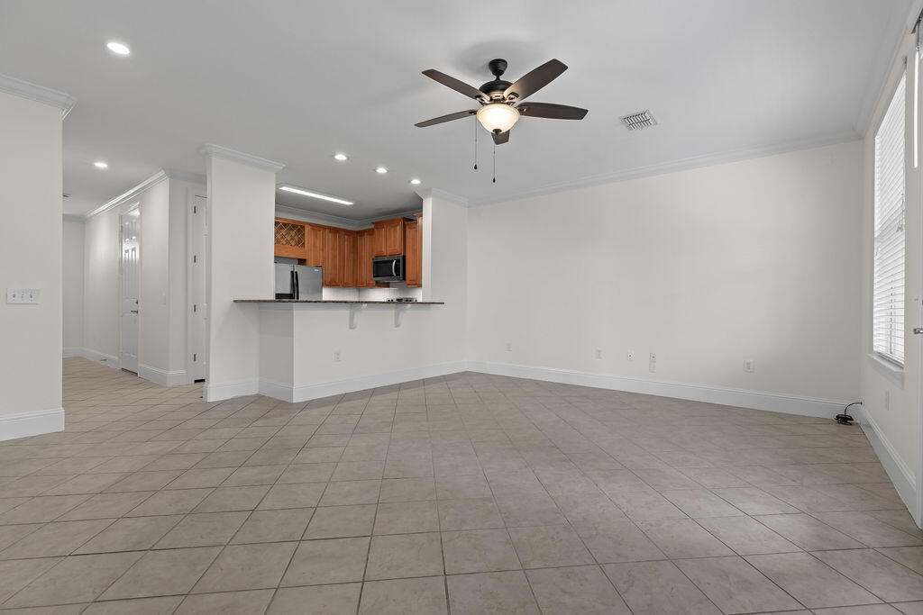 EAGLE BAY - Residential Lease