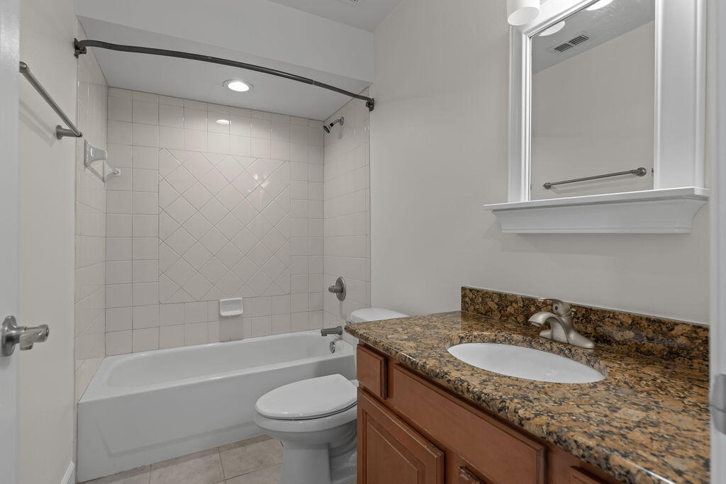 EAGLE BAY - Residential Lease