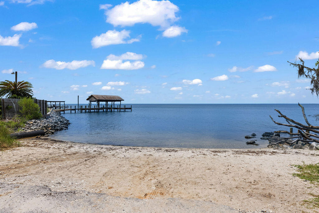 EAGLE BAY - Residential Lease