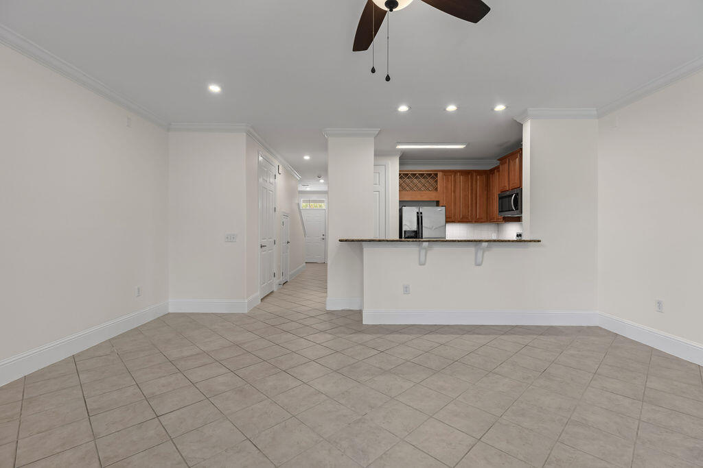 EAGLE BAY - Residential Lease