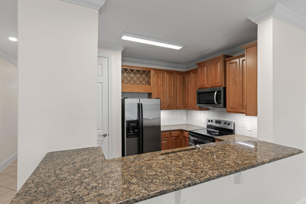 EAGLE BAY - Residential Lease