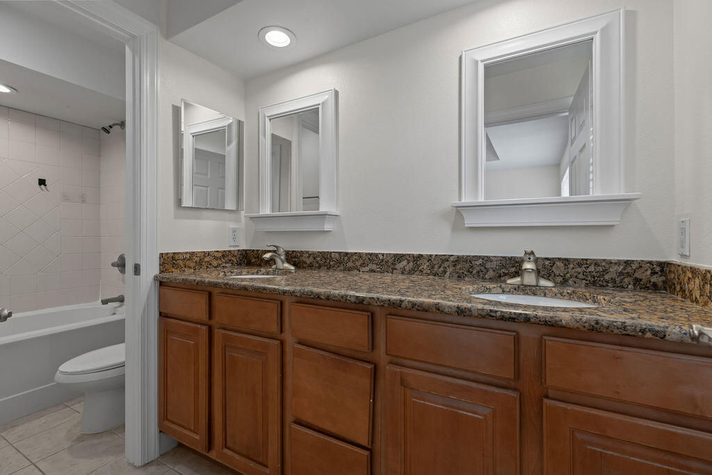 EAGLE BAY - Residential Lease