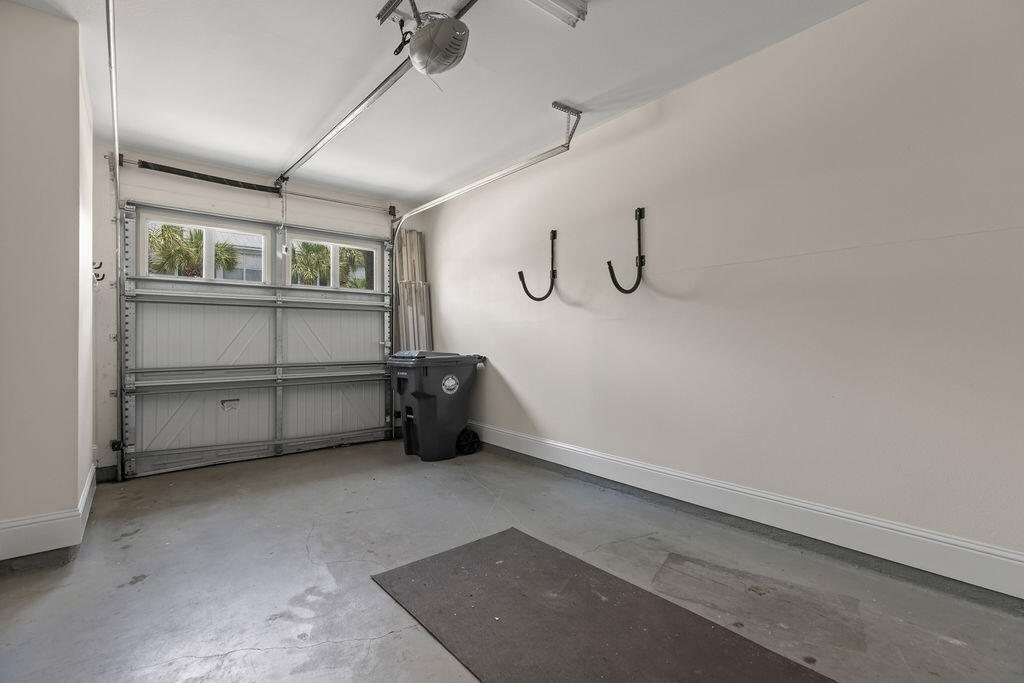 EAGLE BAY - Residential Lease