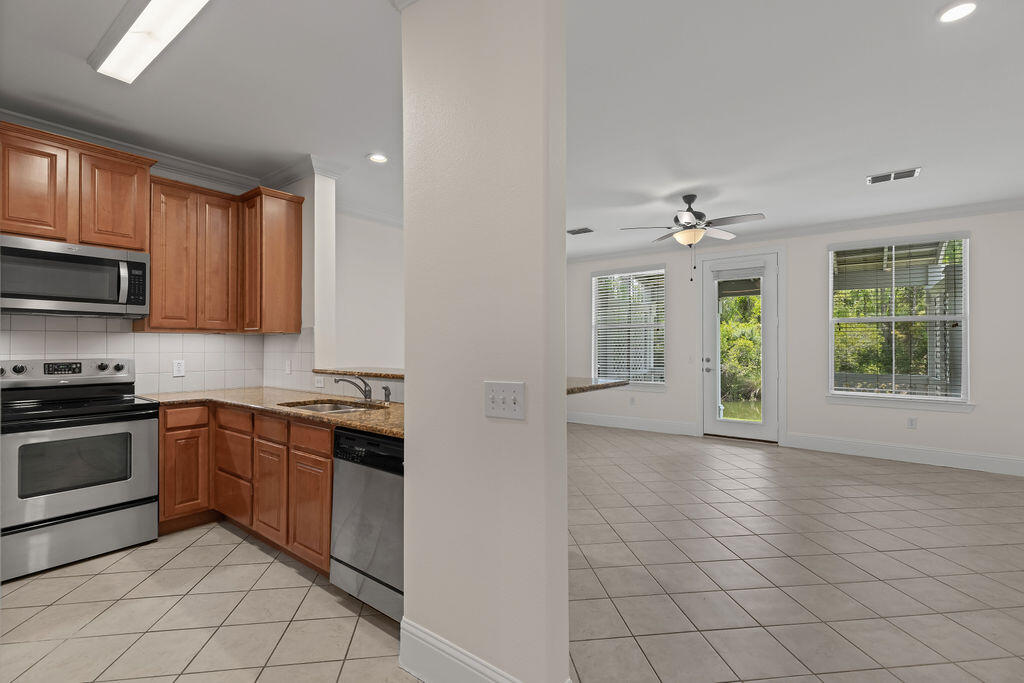 EAGLE BAY - Residential Lease