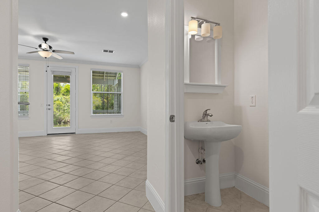 EAGLE BAY - Residential Lease