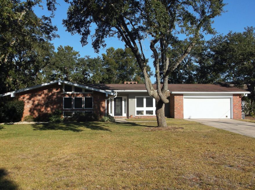 SHALIMAR LOCATION 4 BEDROOM POOL HOUSE. THE FRONT DINING ROOM AND LIVING ROOM HAVE PLENTY OF NATURAL LIGHT.  FAMILY RM W/FIREPLACE OPENS TO GALLEY KITCHEN W/BREAKFAST BAR. SUBWAY TILE BACKSPLASH IN KITCHEN. NICE SIZE LAUNDRY RM OFF KITCHEN.  NEW HWH 2021. COUNTY WATERFRONT PARKS ARE NEARBY ON MEIGS DR.