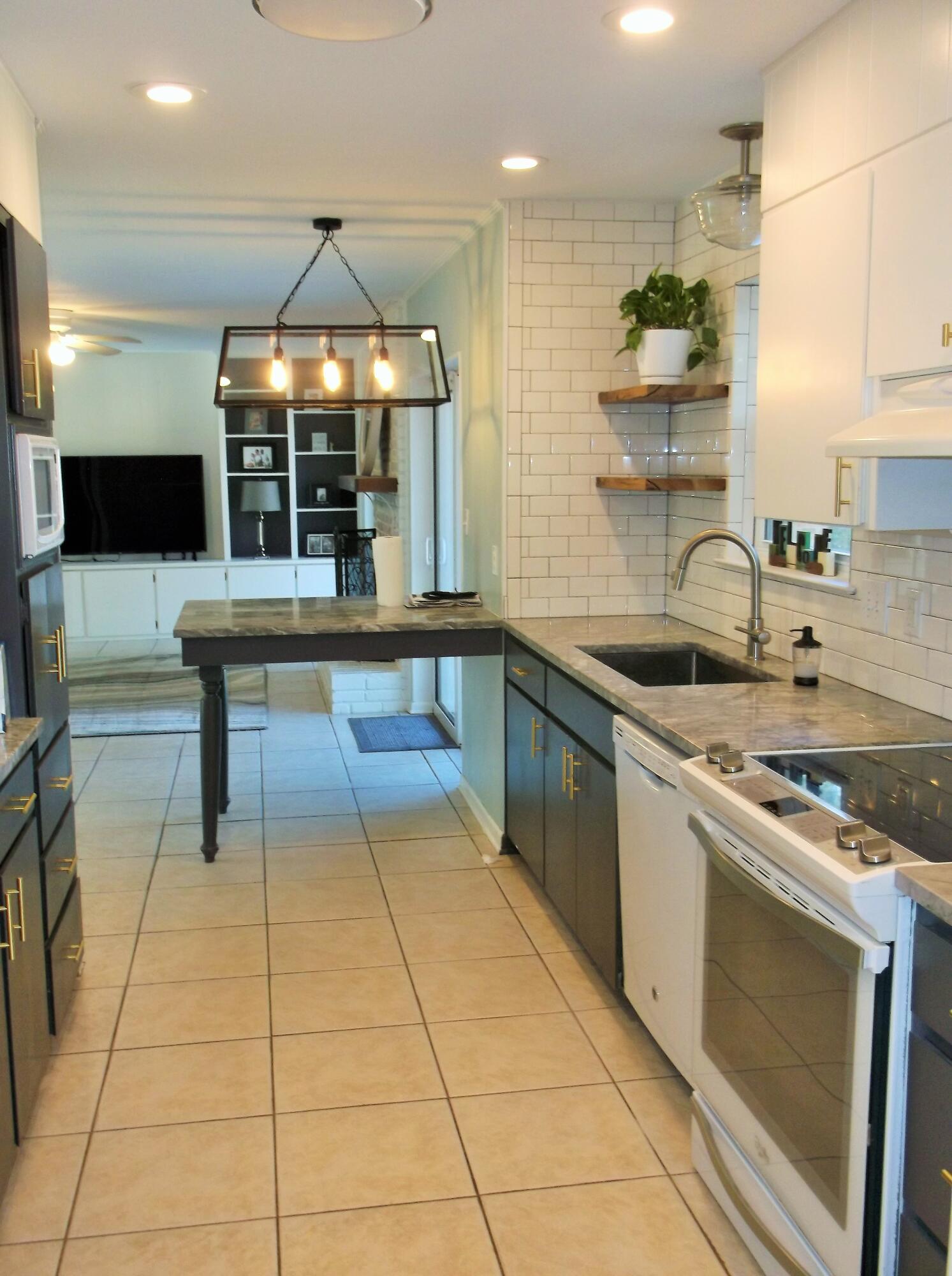 LORRAINE ESTATES - Residential
