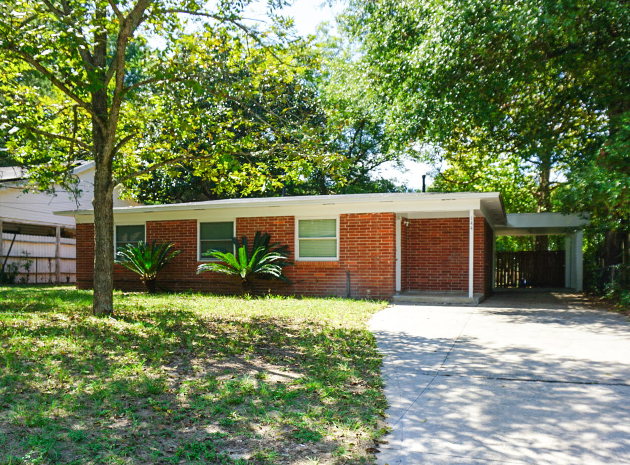 AVAILABLE... October 10, 2024. 3bd/2bth. NEW flooring, drywall/paint, countertops, fixtures, and MORE. Bonus Room off the kitchen and off the Laundry Room there is another bonus room/workshop which leads to a covered porch. Large backyard with a privacy fence completes the renovation. NO smoking. Pets allowed upon approval with a non-refundable pet fee. 600 minimum FICO credit score required in addition to meeting rental criteria.We also offer a security deposit waiver option for tenants such that they do not have to pay a security deposit upfront. Terms and conditions apply. Review addenda for details.All applicants are required to complete an application on PetScreening.com regardless of if they own a pet or not. Applicants with an ESA are also required to complete the application.