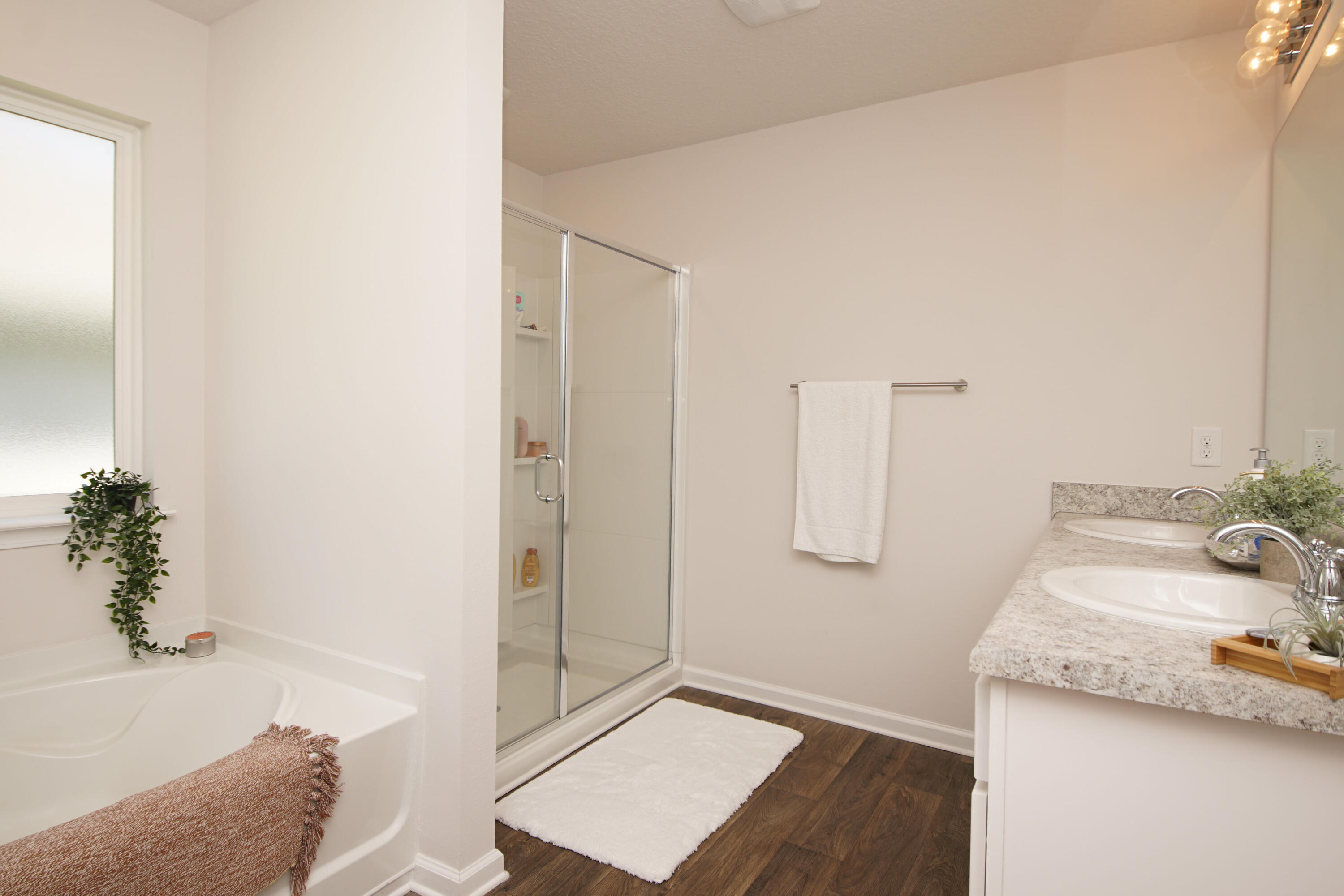 HAMMOCK BAY - MILL COTTAGES - Residential