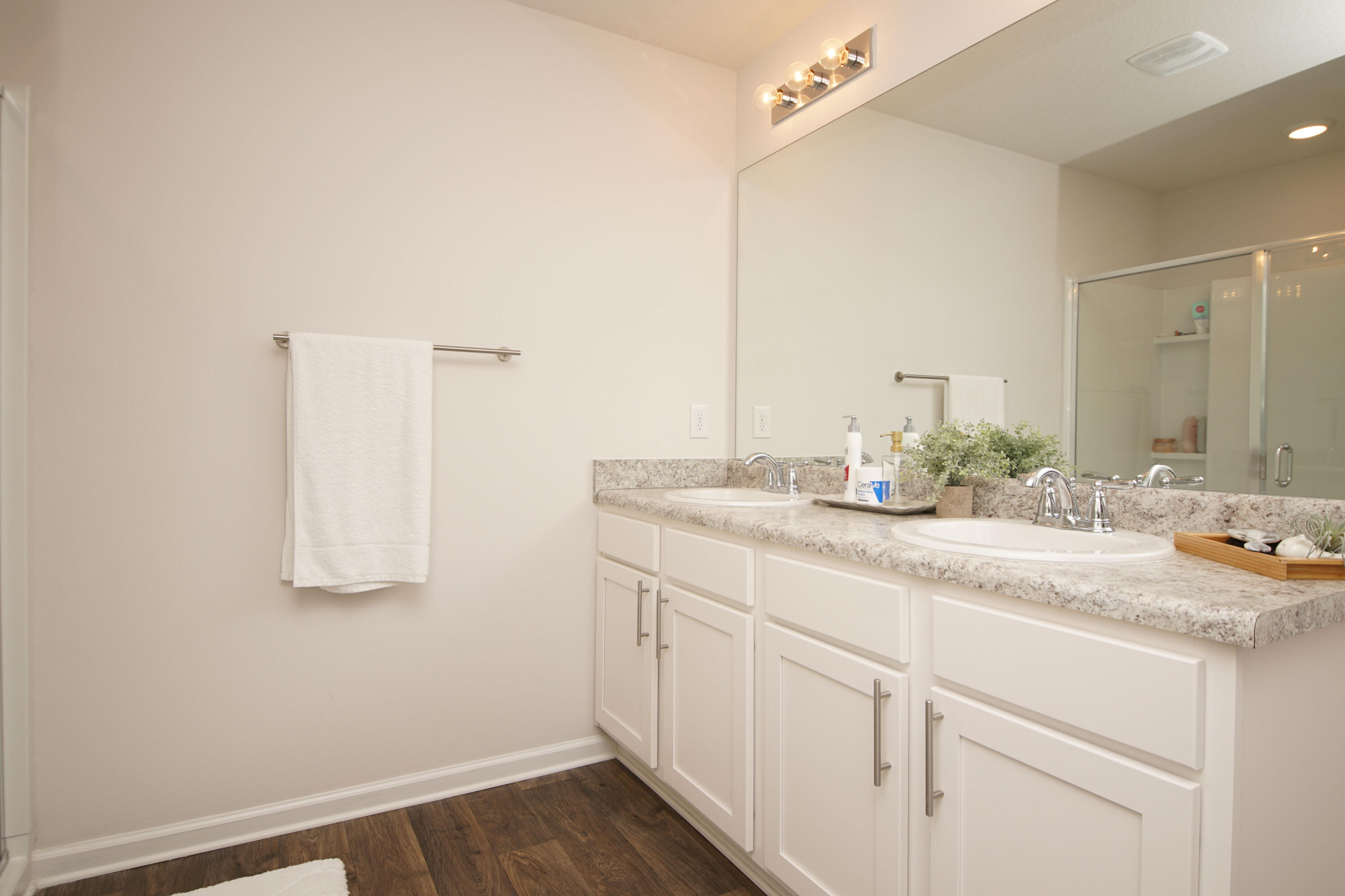 HAMMOCK BAY - MILL COTTAGES - Residential