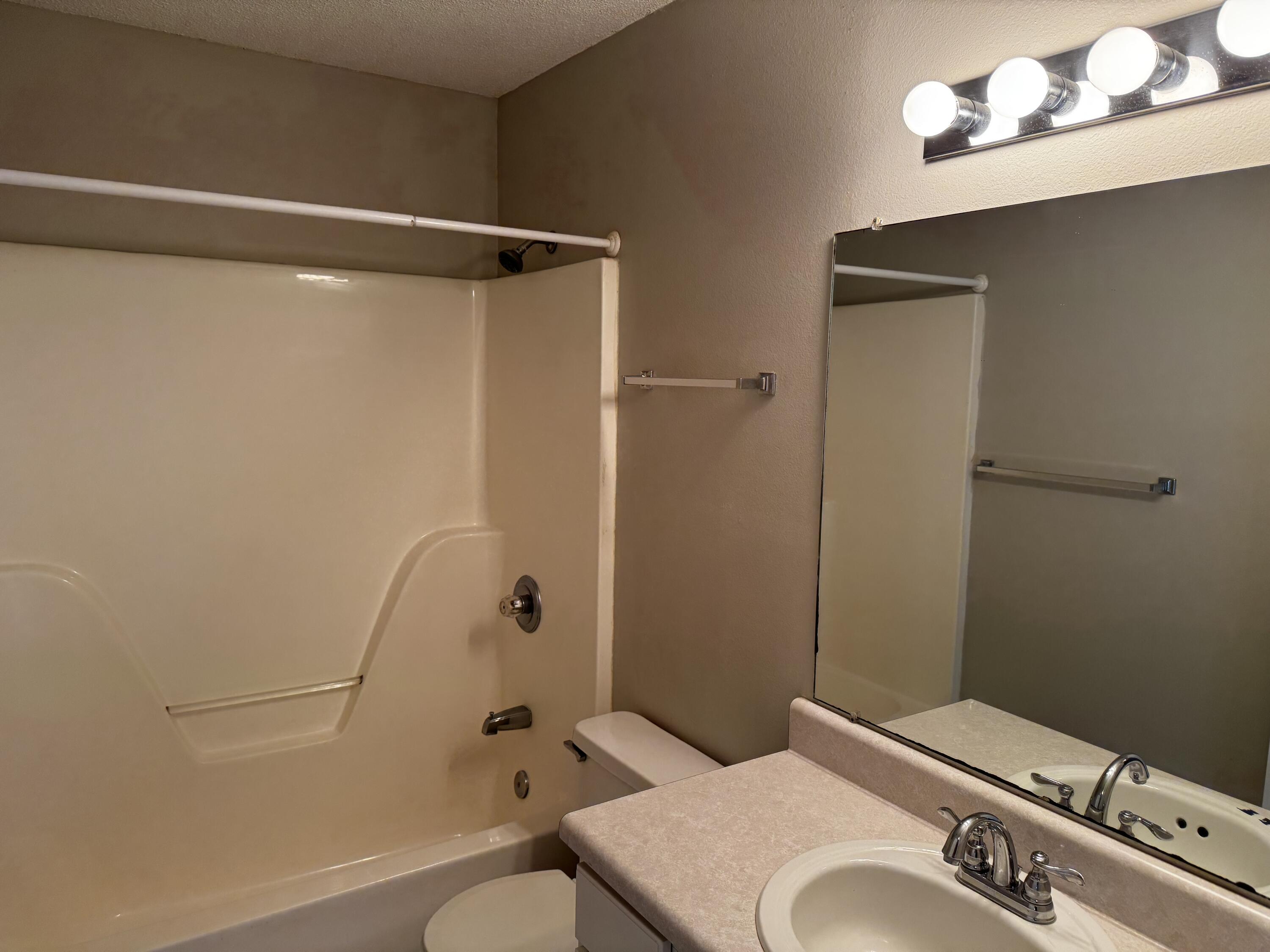 ROSEBUD PLANTATION T/H - Residential Lease