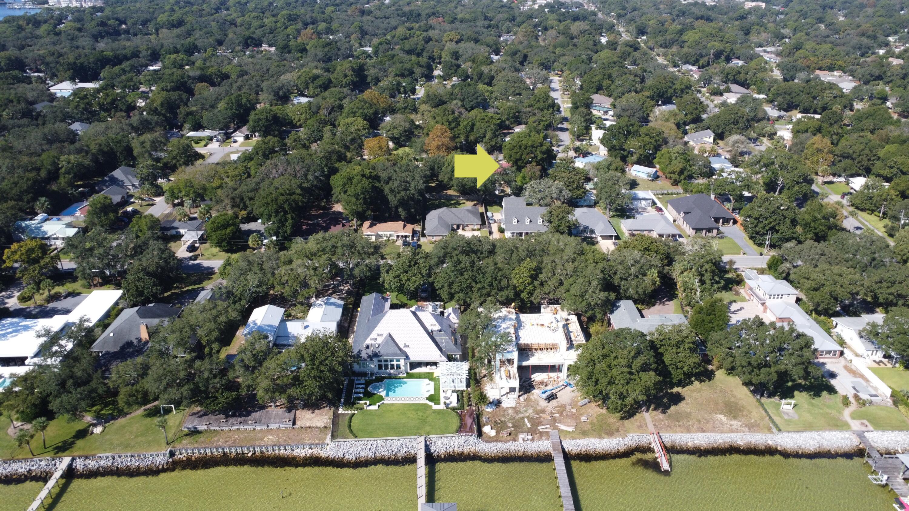 ELLIOTTS POINT - Residential