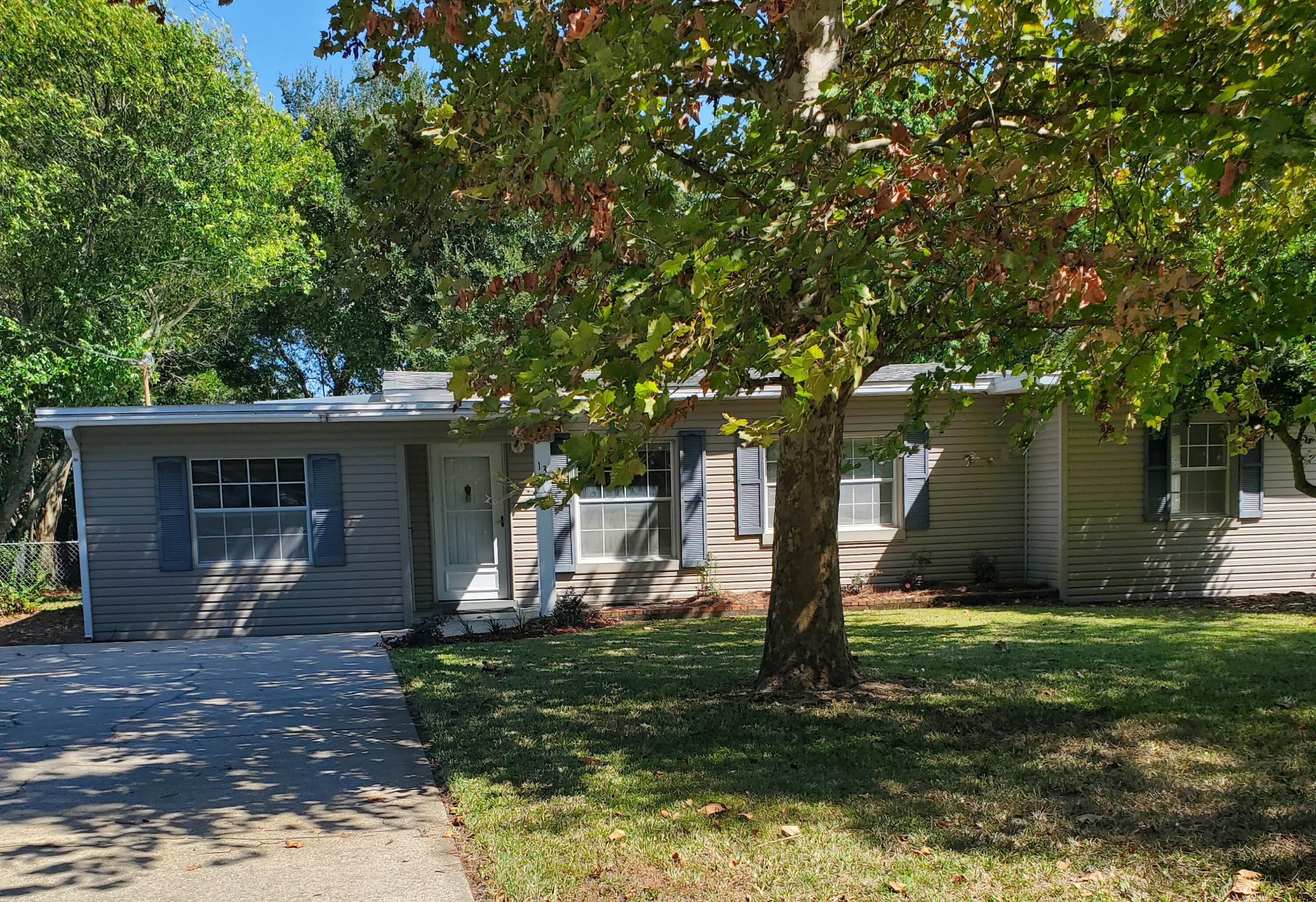 ELLIOTTS POINT - Residential