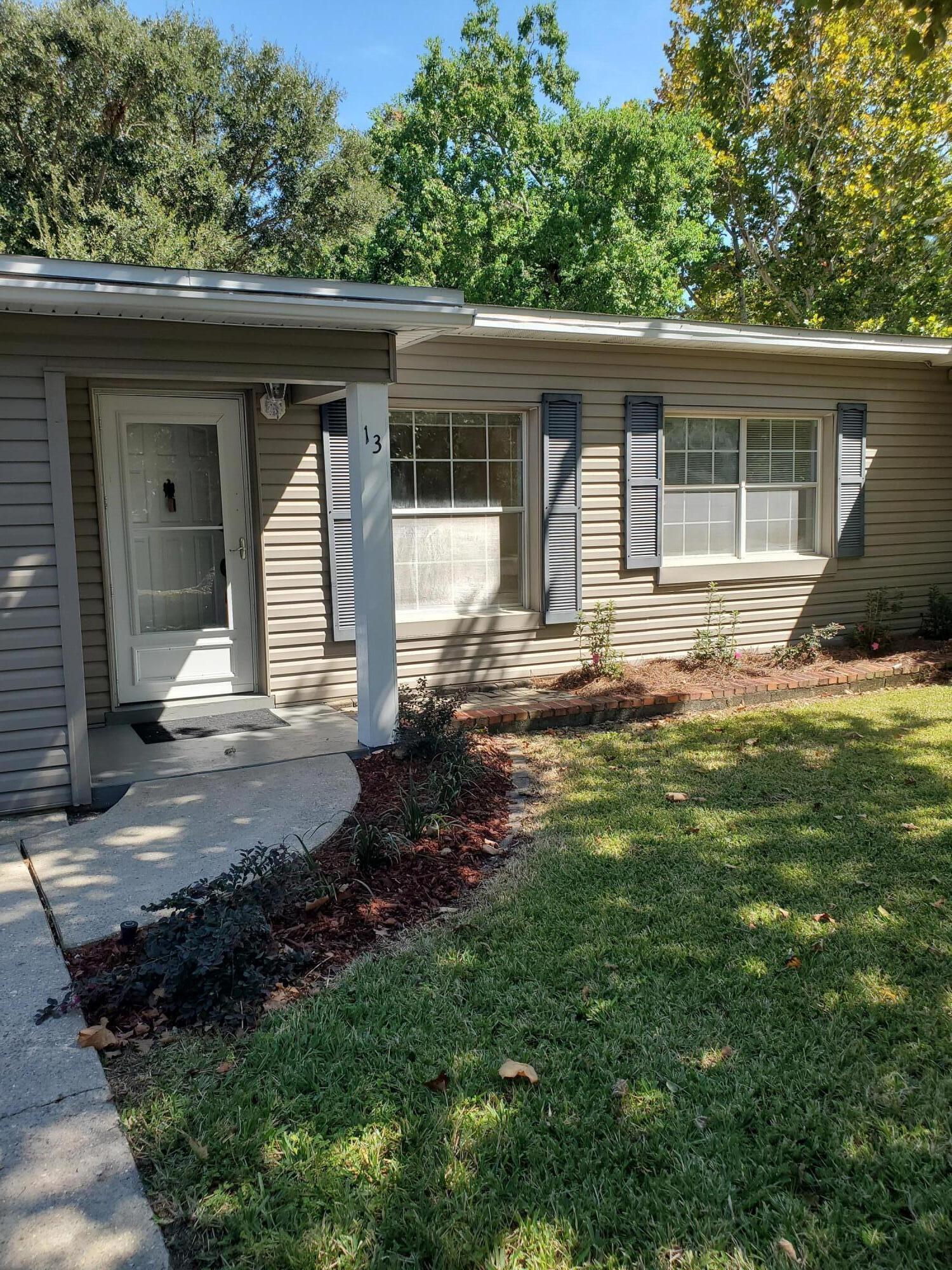 ELLIOTTS POINT - Residential