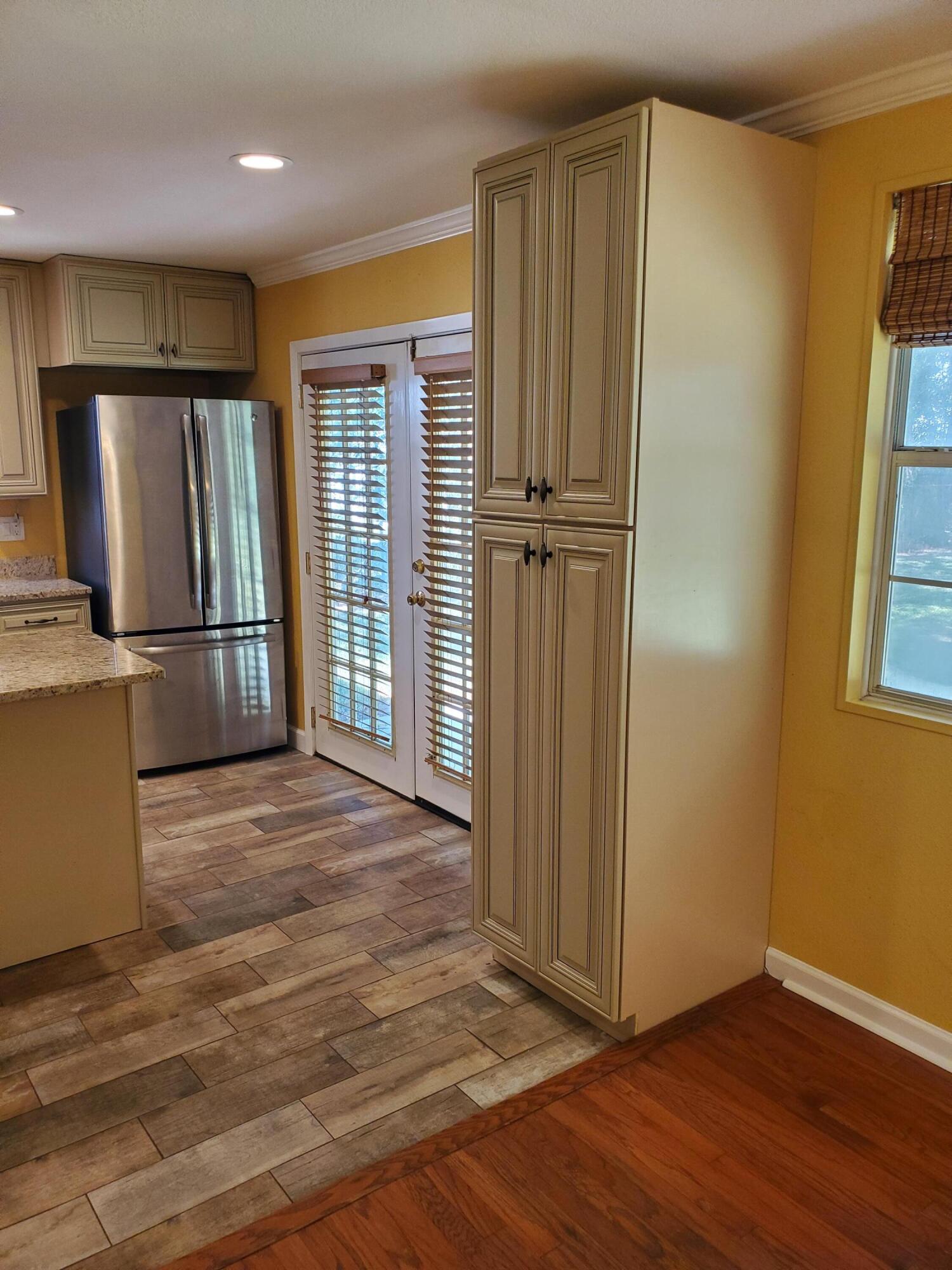 ELLIOTTS POINT - Residential