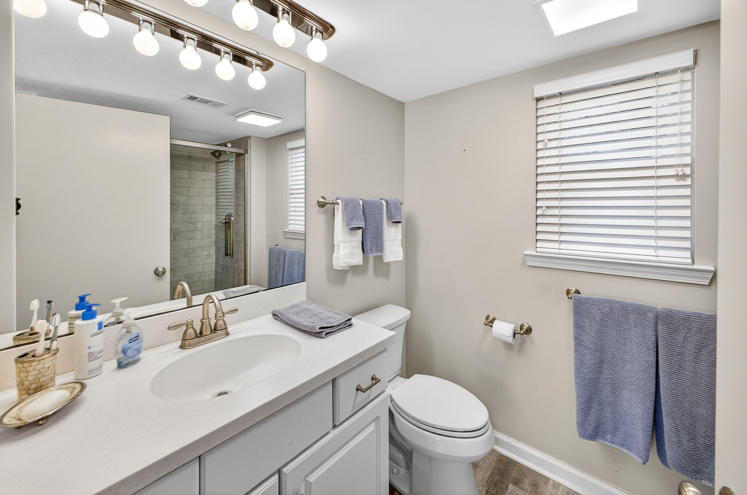 HARBOUR POINT CONDO - Residential