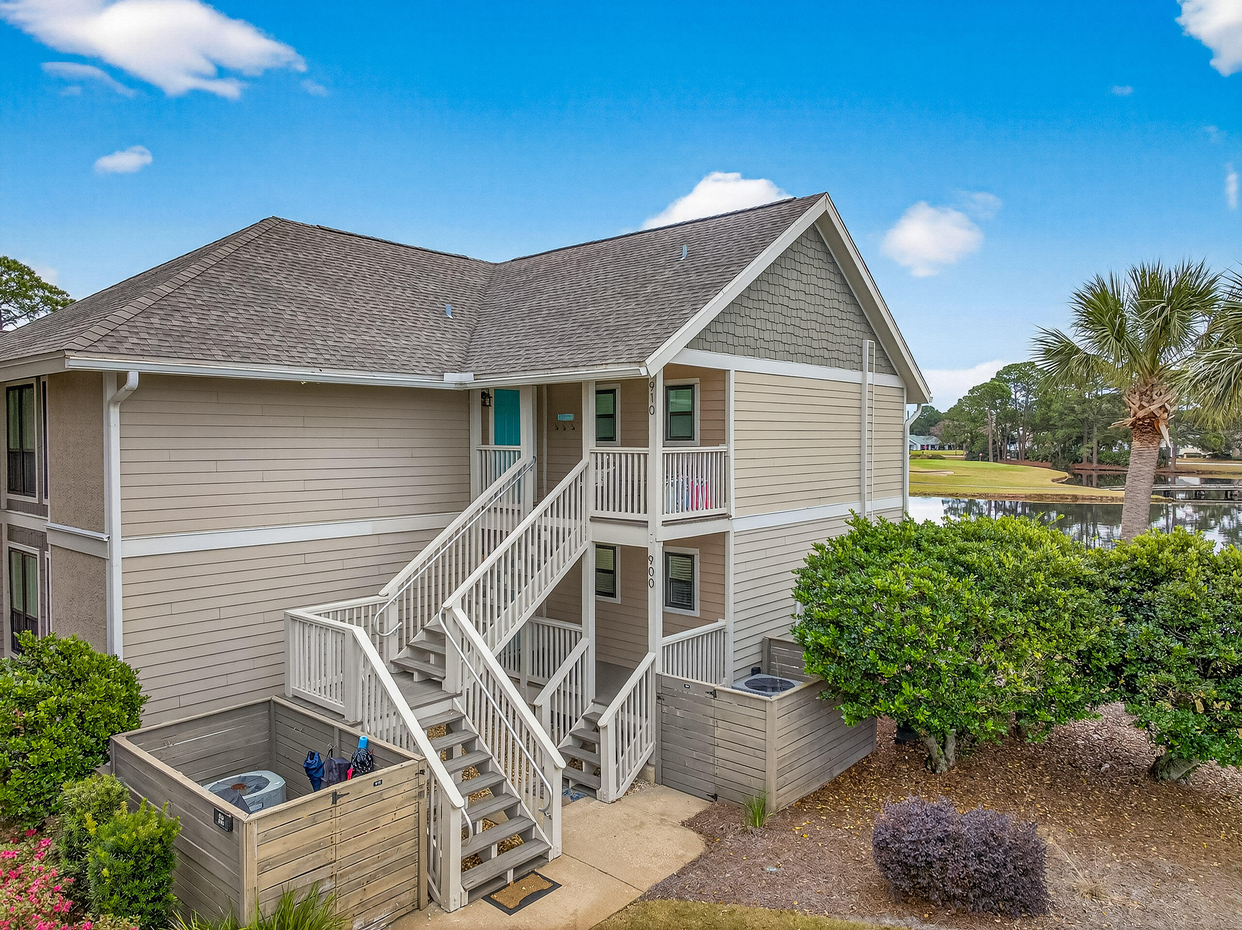 HARBOUR POINT CONDO - Residential