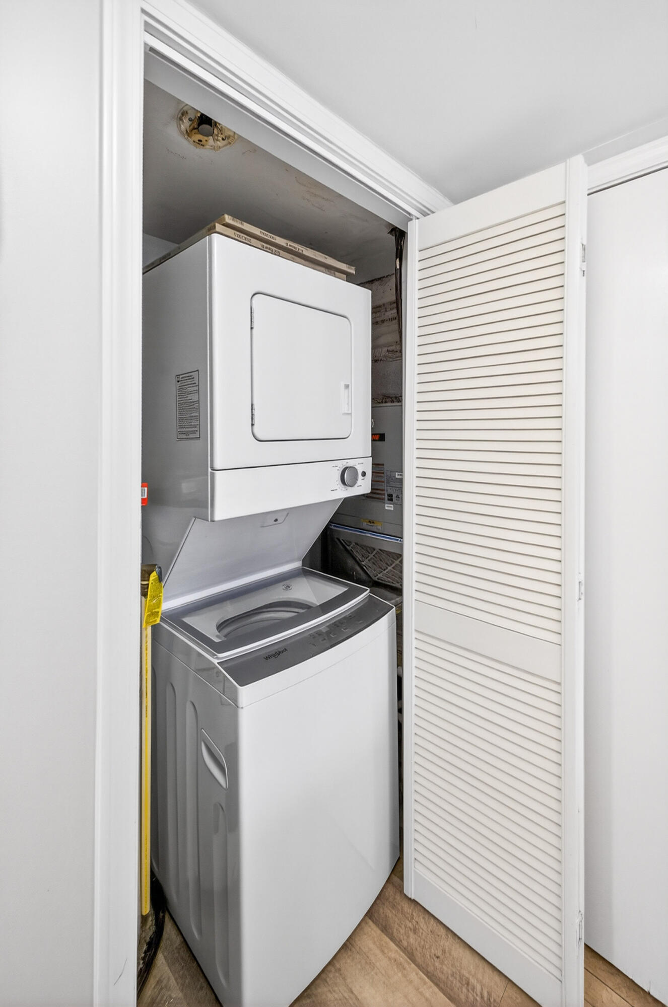 HARBOUR POINT CONDO - Residential