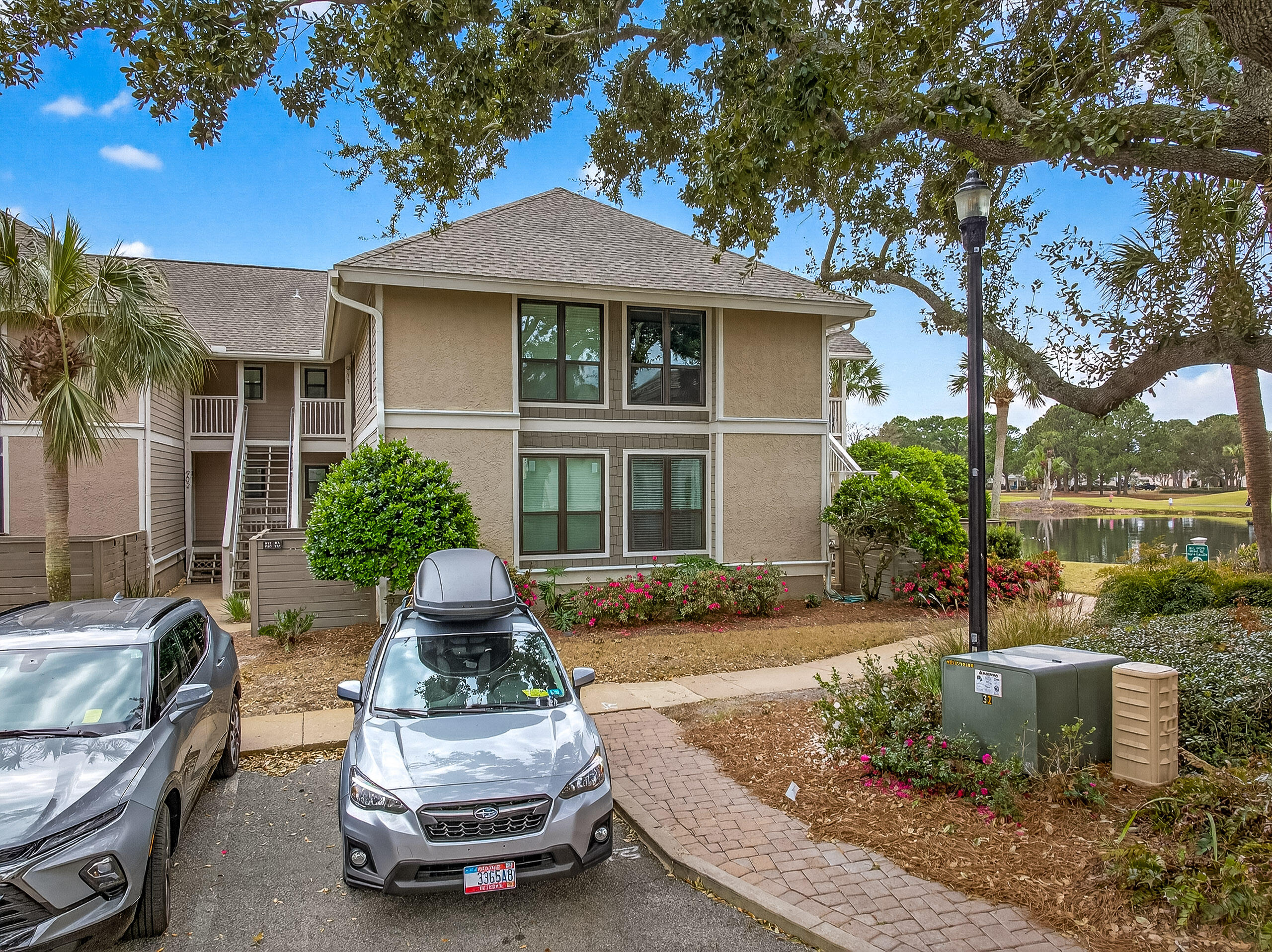 HARBOUR POINT CONDO - Residential